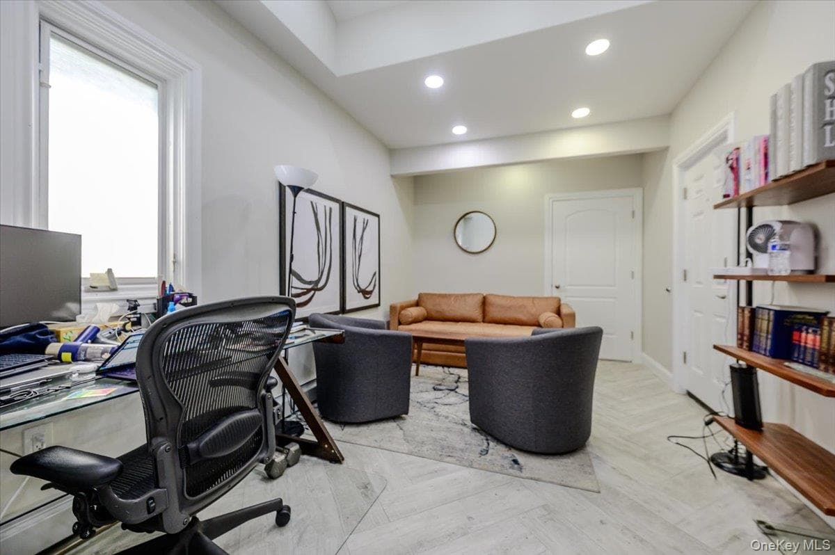 534 Allen Road thumbnail 14
