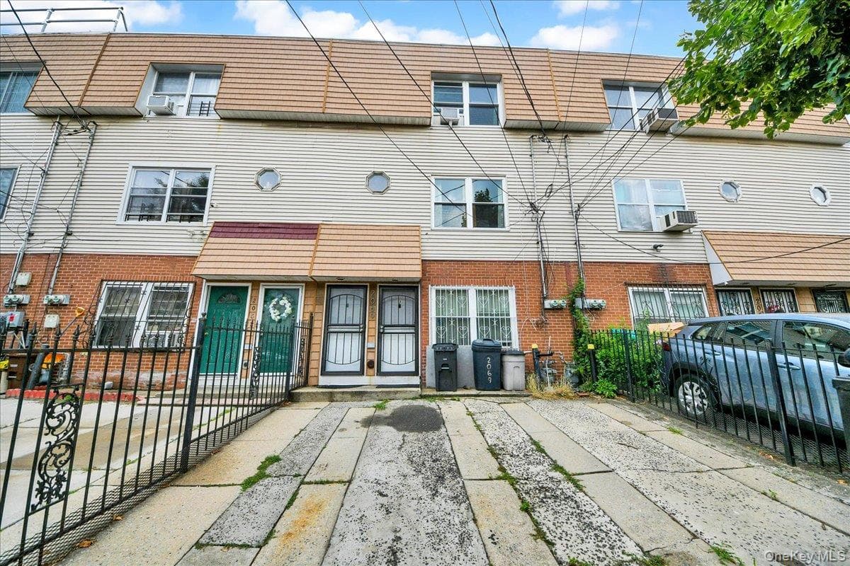 2069 Cicero Avenue thumbnail 17