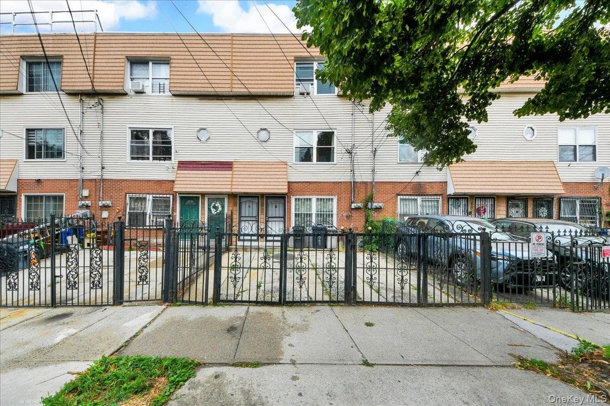 2069 Cicero Avenue thumbnail 2