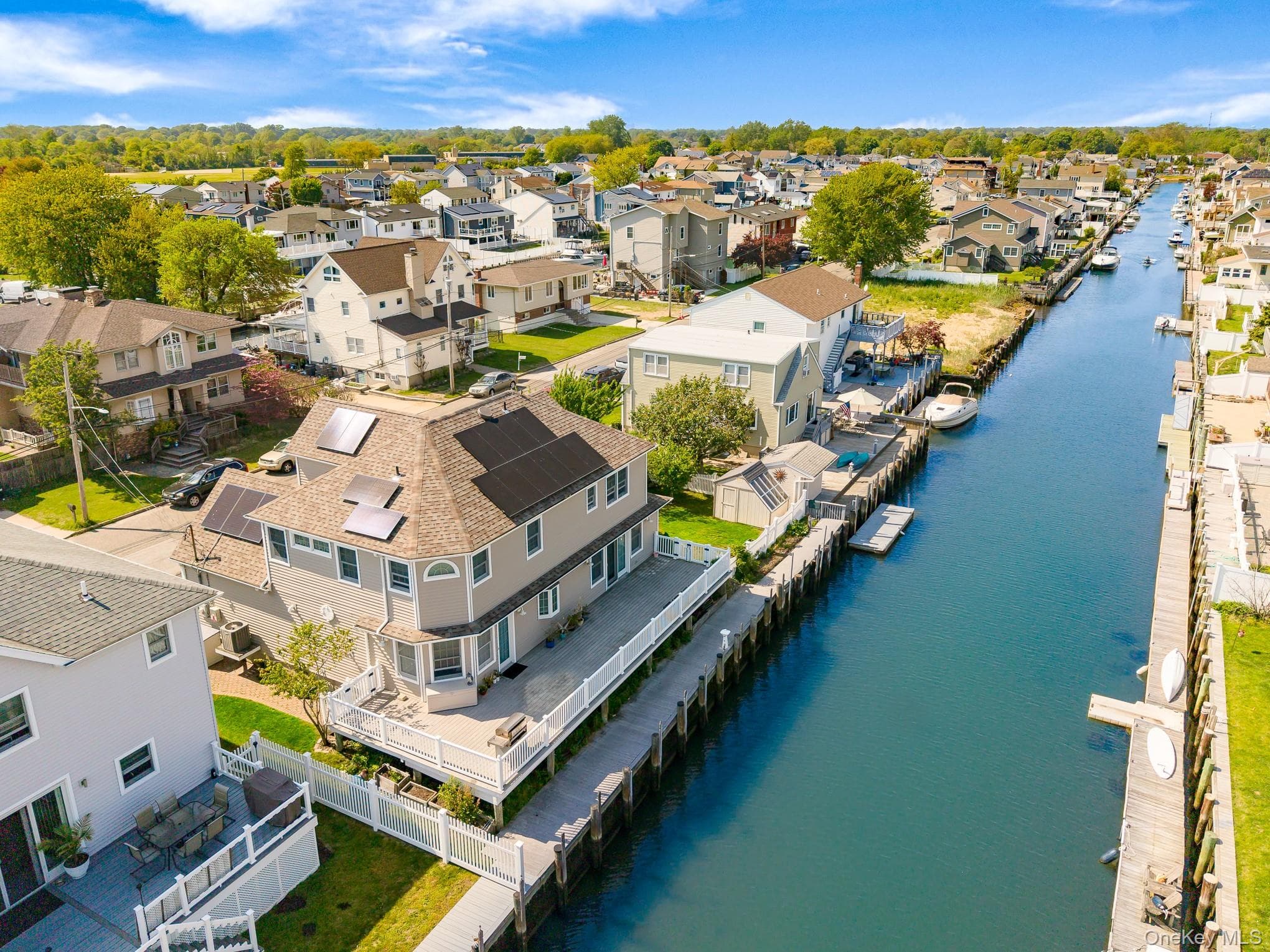 2683 Peconic Avenue thumbnail 44