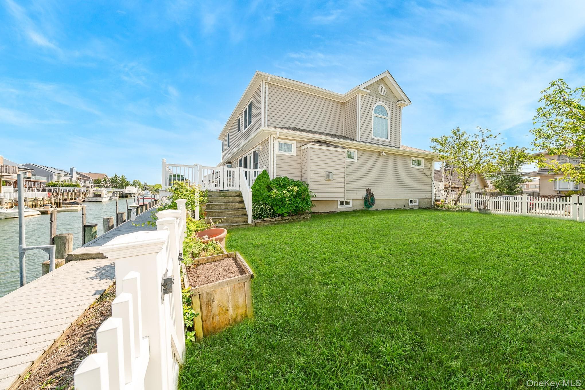 2683 Peconic Avenue thumbnail 37
