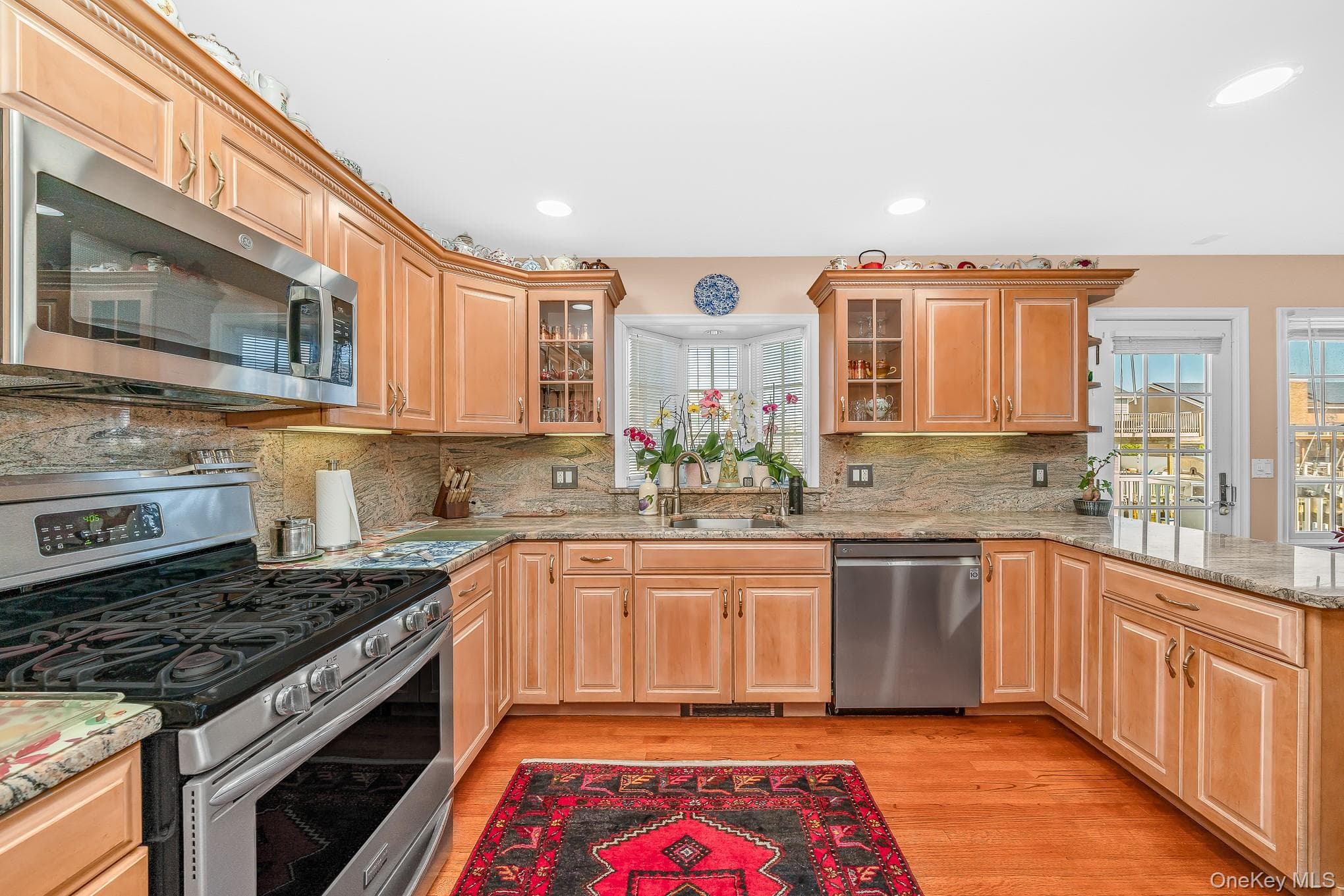 2683 Peconic Avenue thumbnail 11
