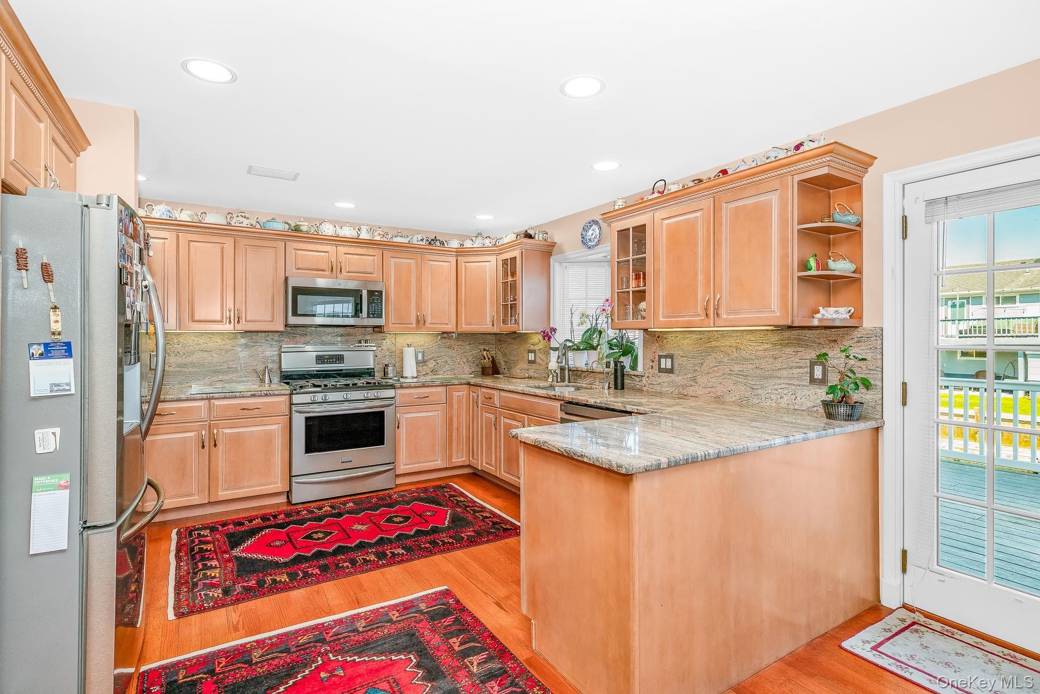 2683 Peconic Avenue thumbnail 9
