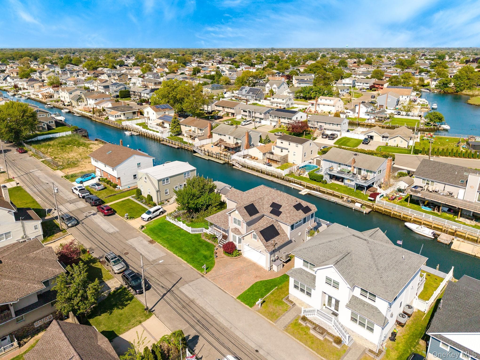 2683 Peconic Avenue thumbnail 43