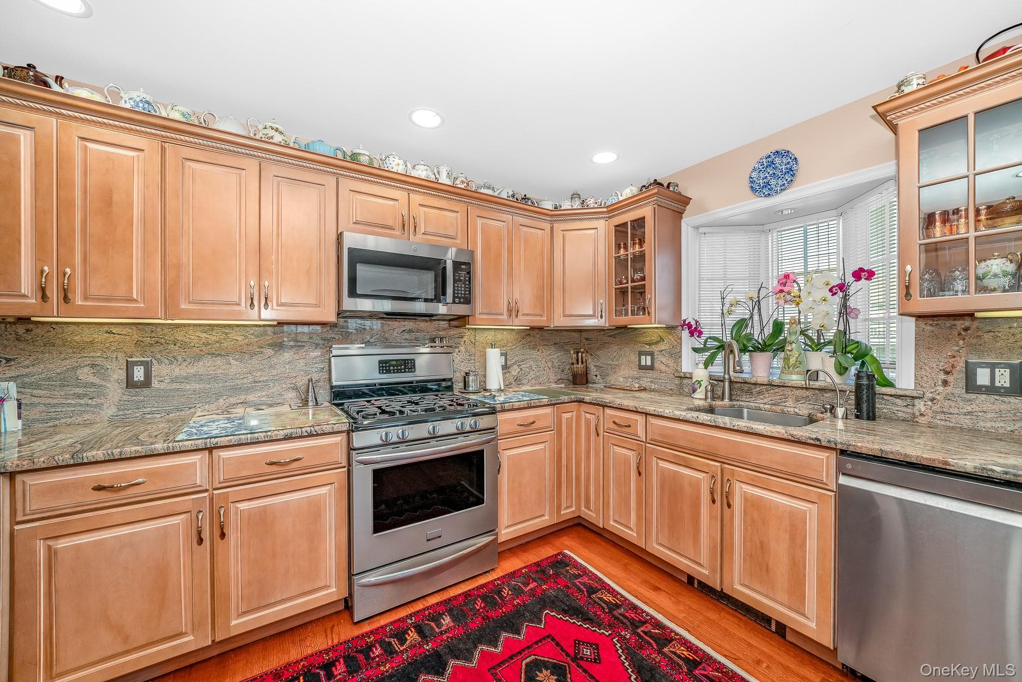 2683 Peconic Avenue thumbnail 12