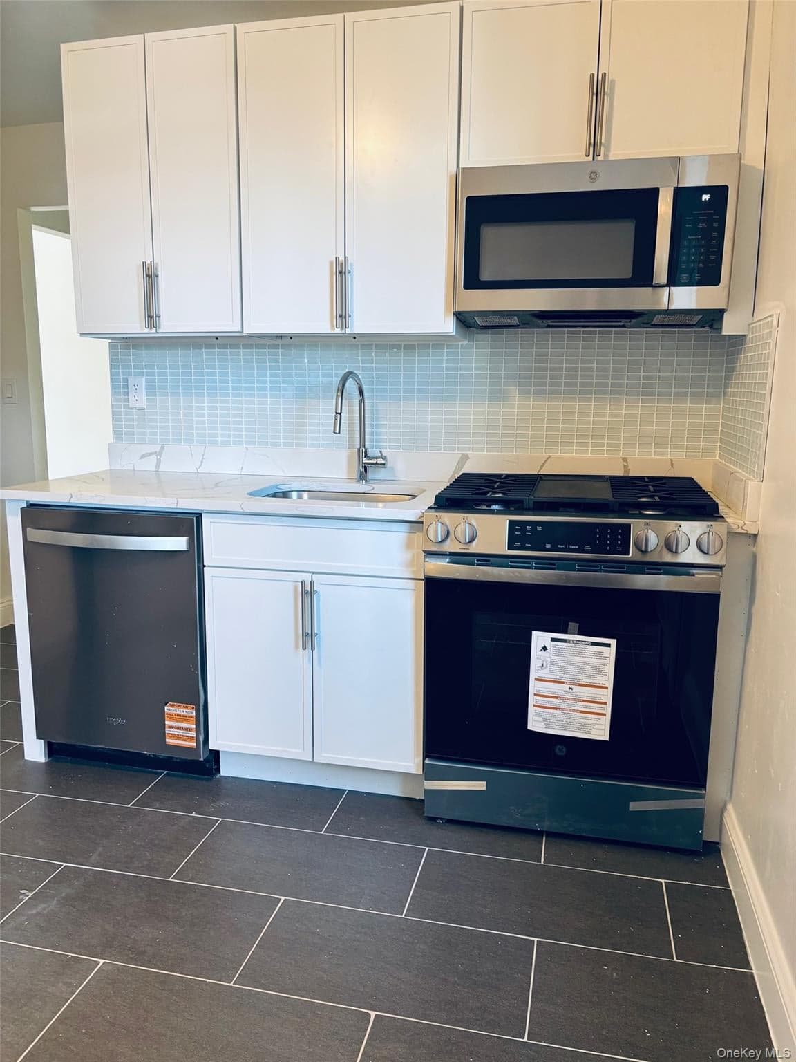 1300 Midland Avenue Unit: A-36 thumbnail 9
