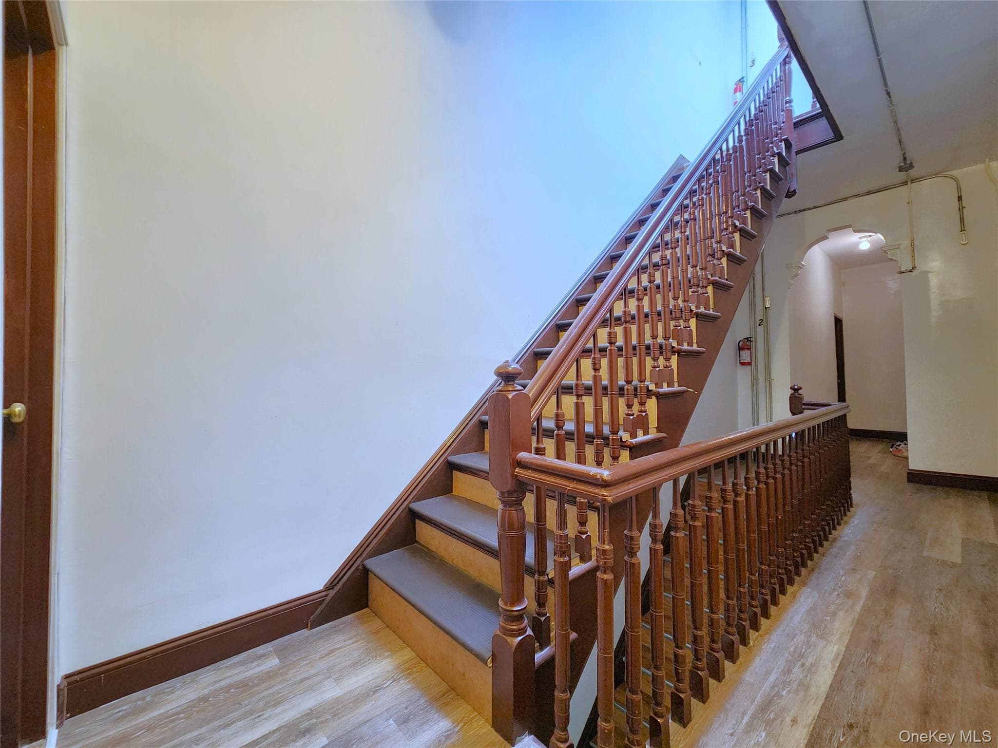 654 Seneca Avenue thumbnail 19