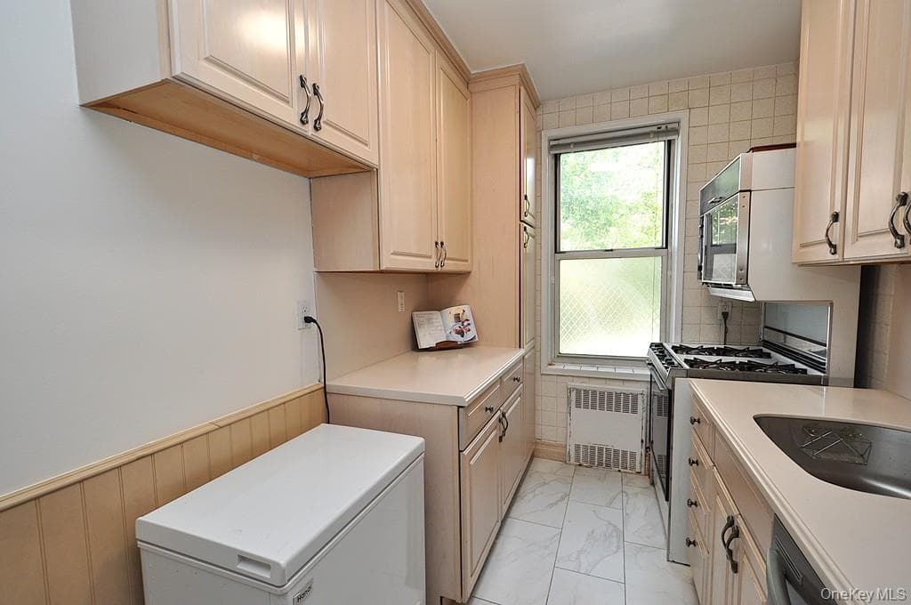 491 Riverdale Avenue Unit: 3C thumbnail 17