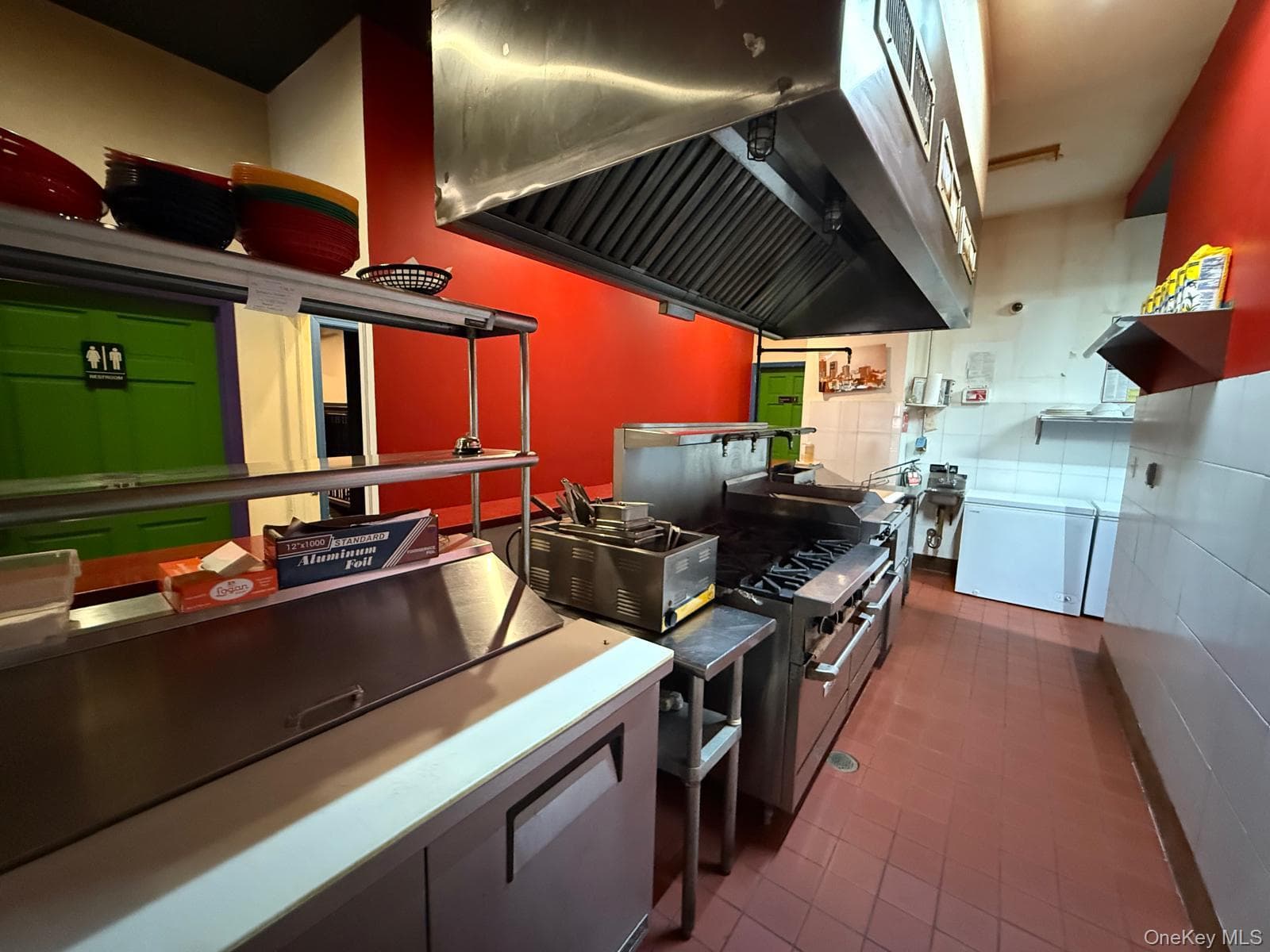 360 Throop Avenue thumbnail 3