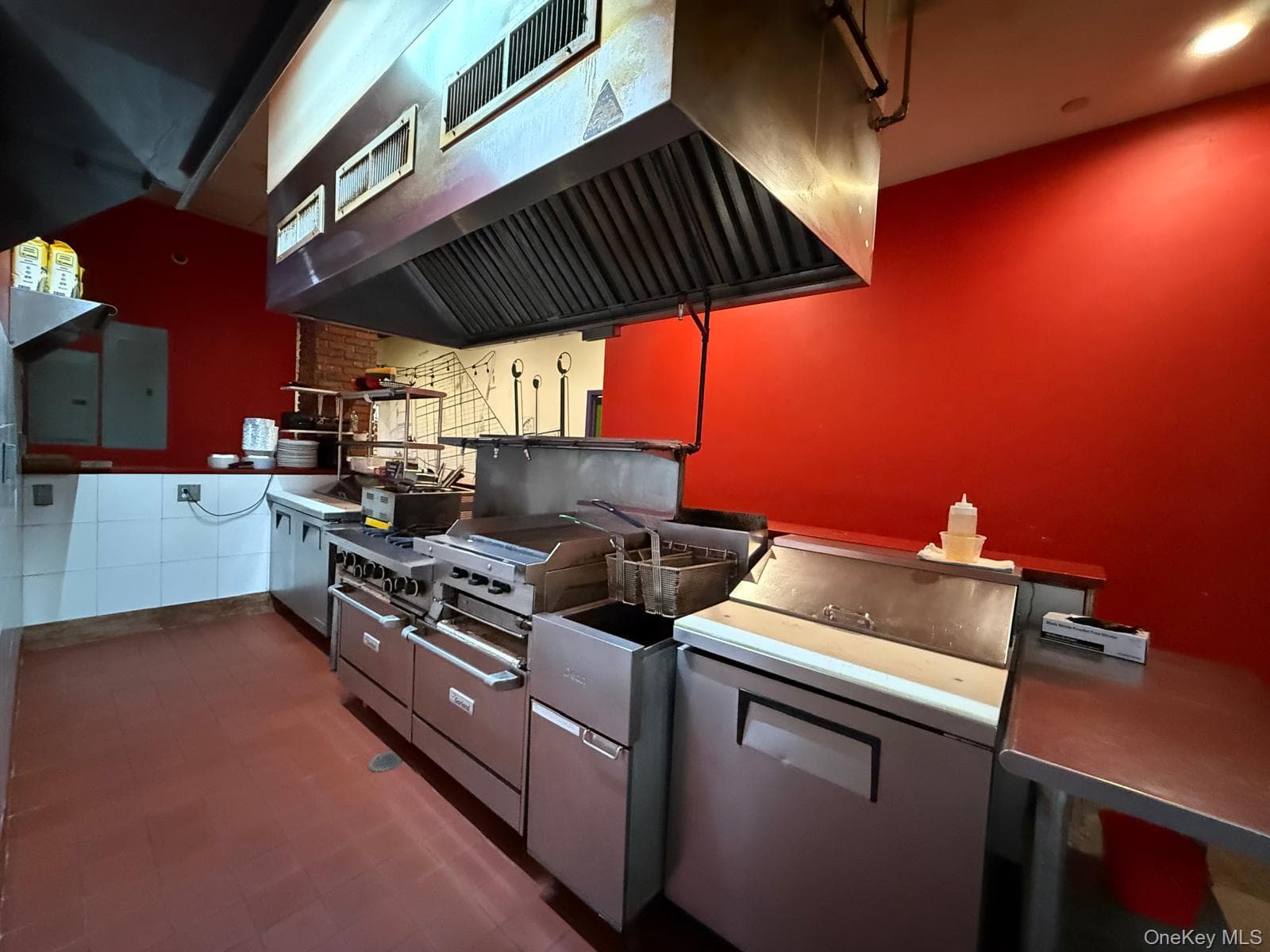 360 Throop Avenue thumbnail 11