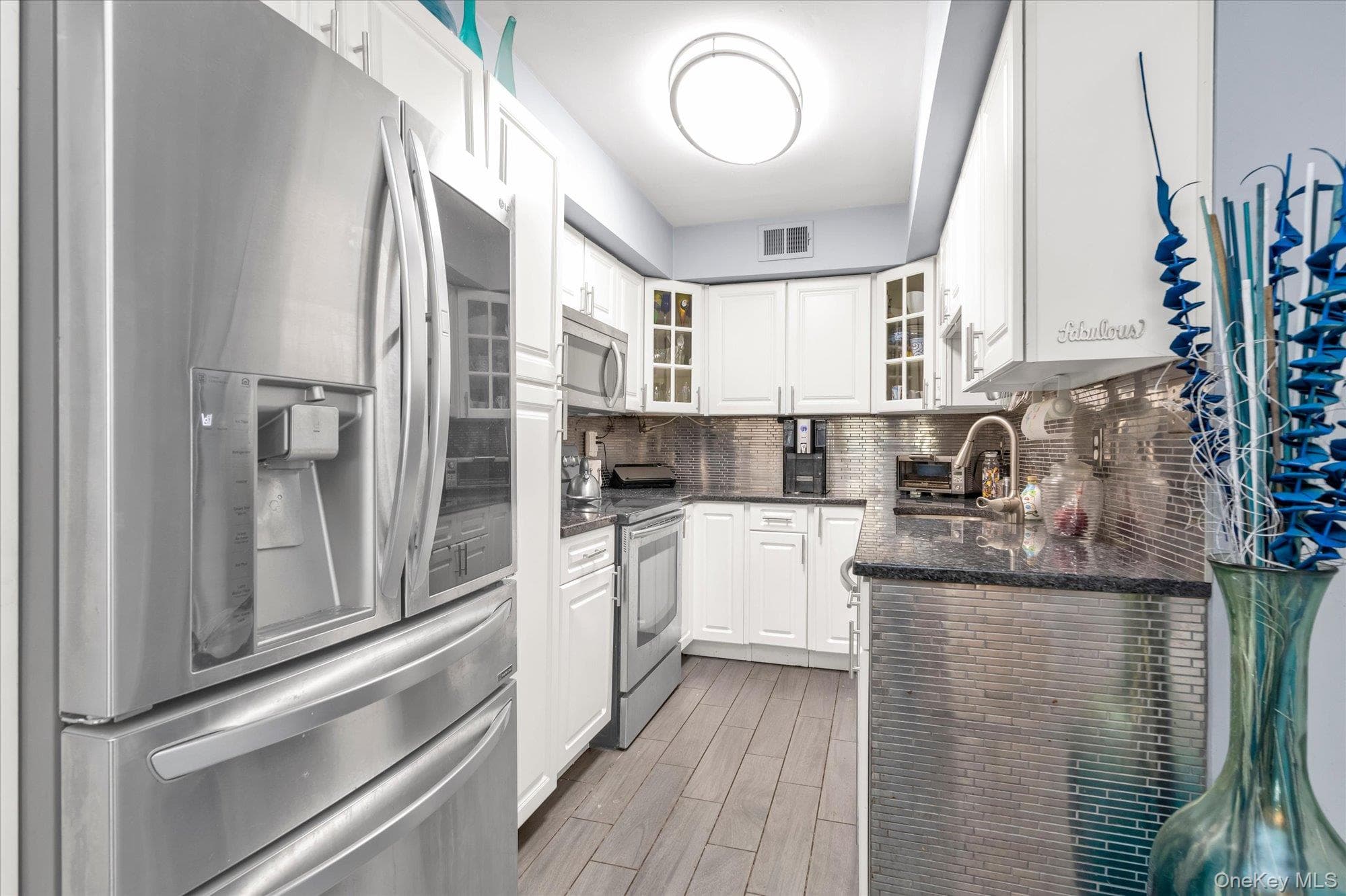 82 Alhambra Drive thumbnail 9