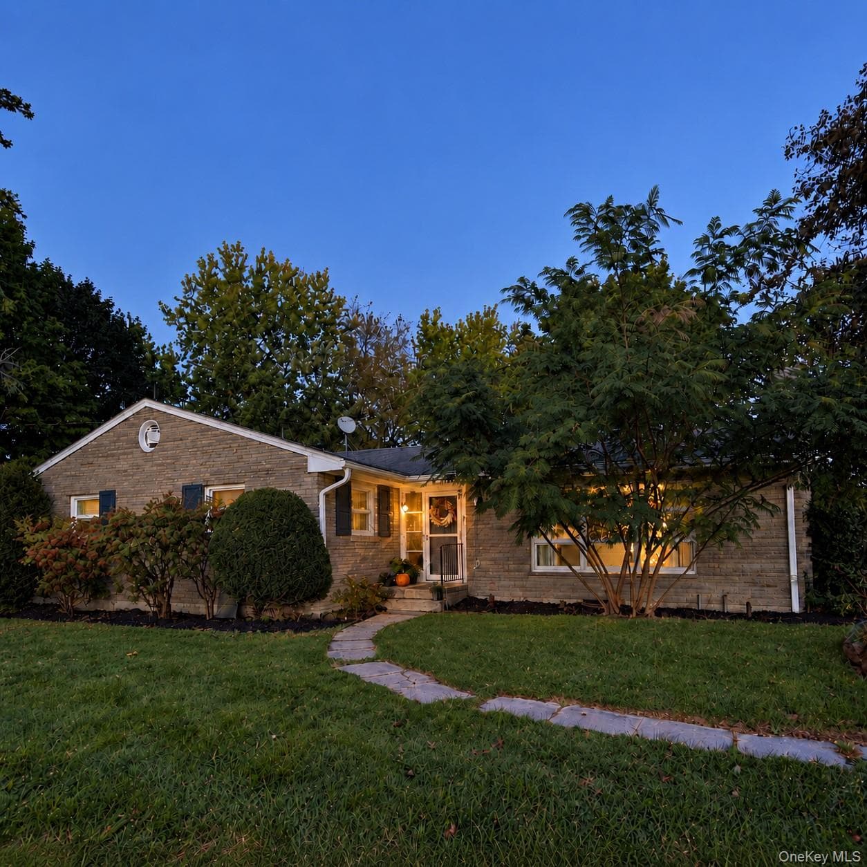 6 Hope Lane photo 1