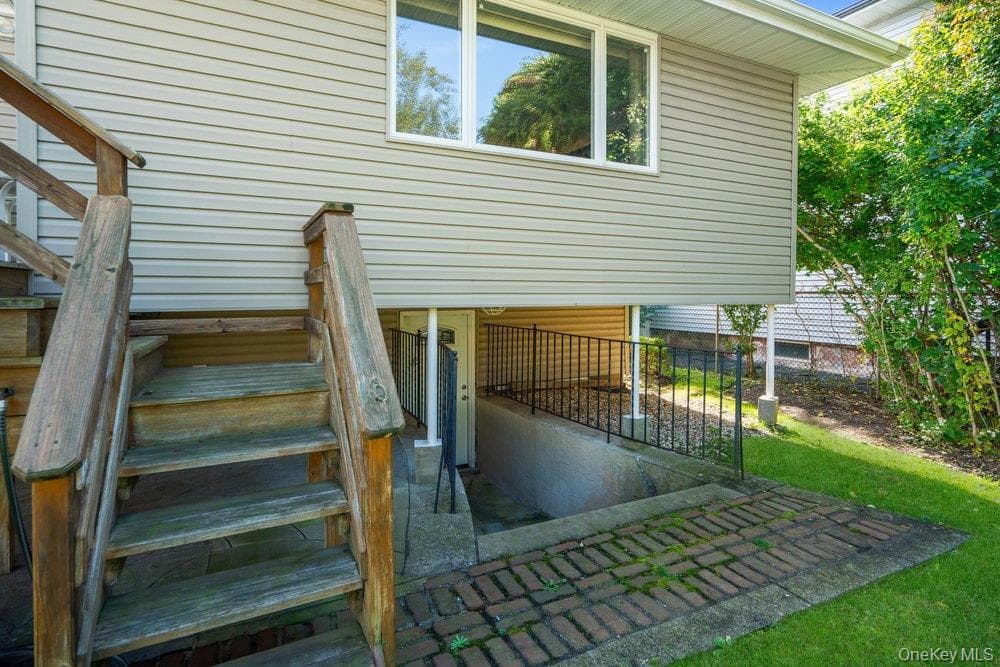 209 Arrow Street thumbnail 27