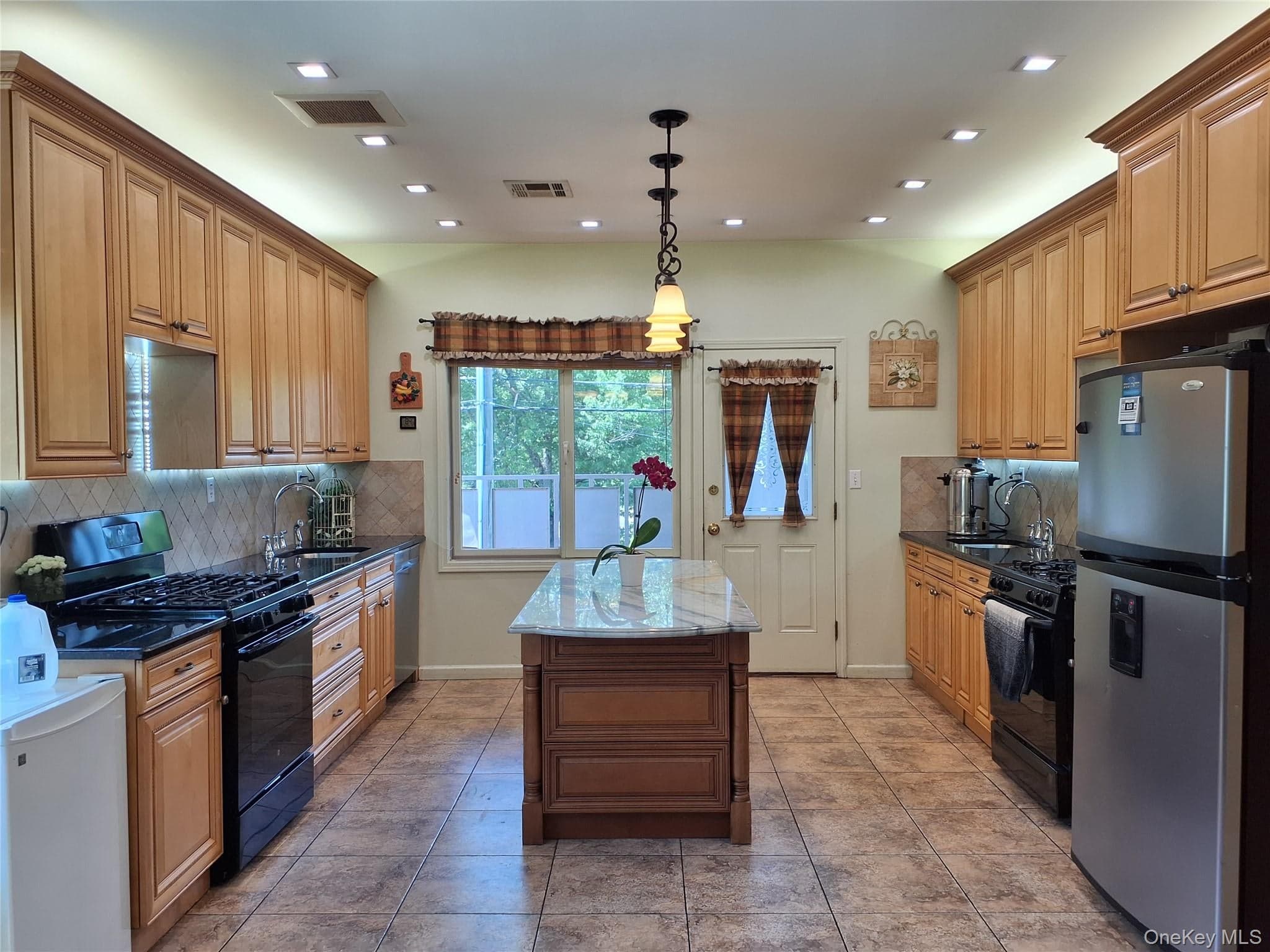 40 Herrick Avenue Unit: 201 thumbnail 2