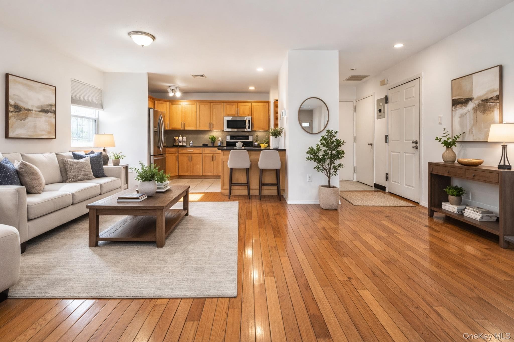 896 Union Avenue Unit: B photo 1