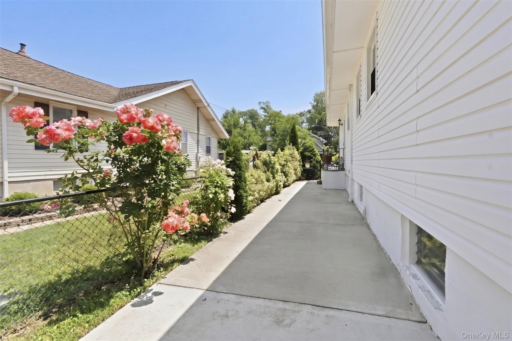 153 Davison AVE thumbnail 18
