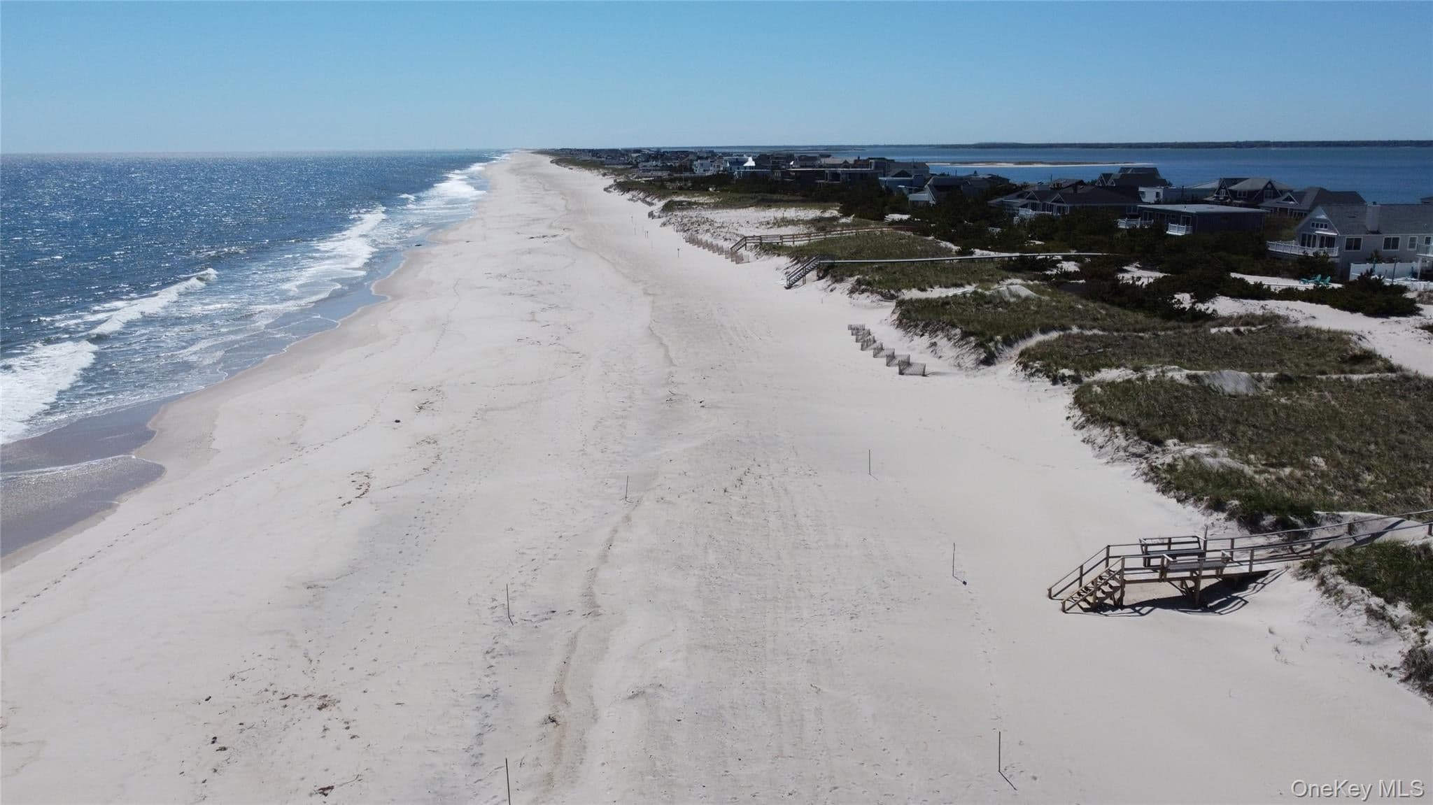 627 Dune Road thumbnail 24