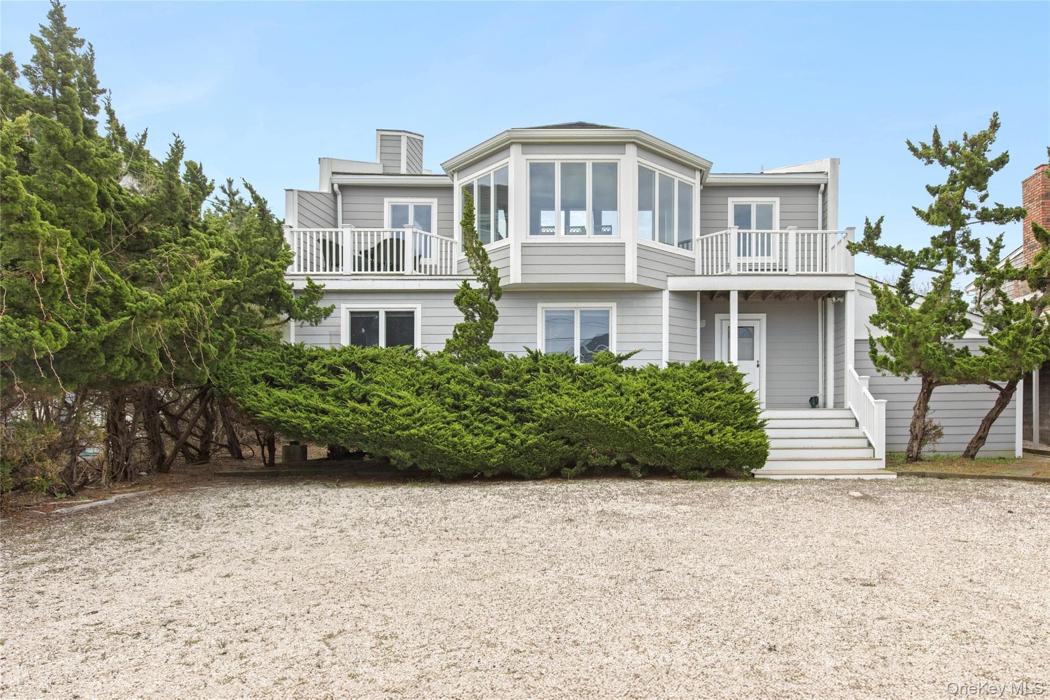 627 Dune Road thumbnail 3