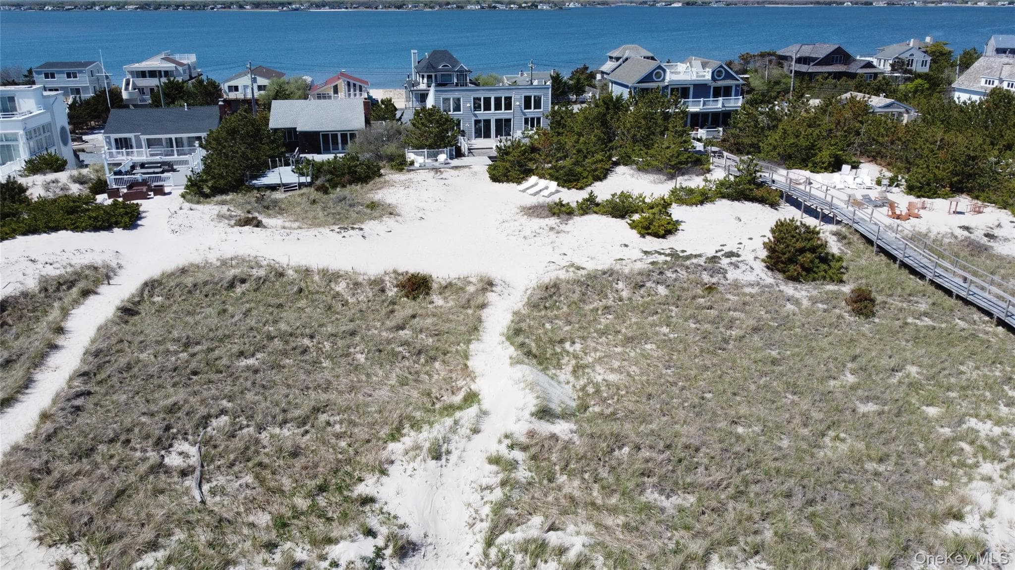 627 Dune Road thumbnail 25