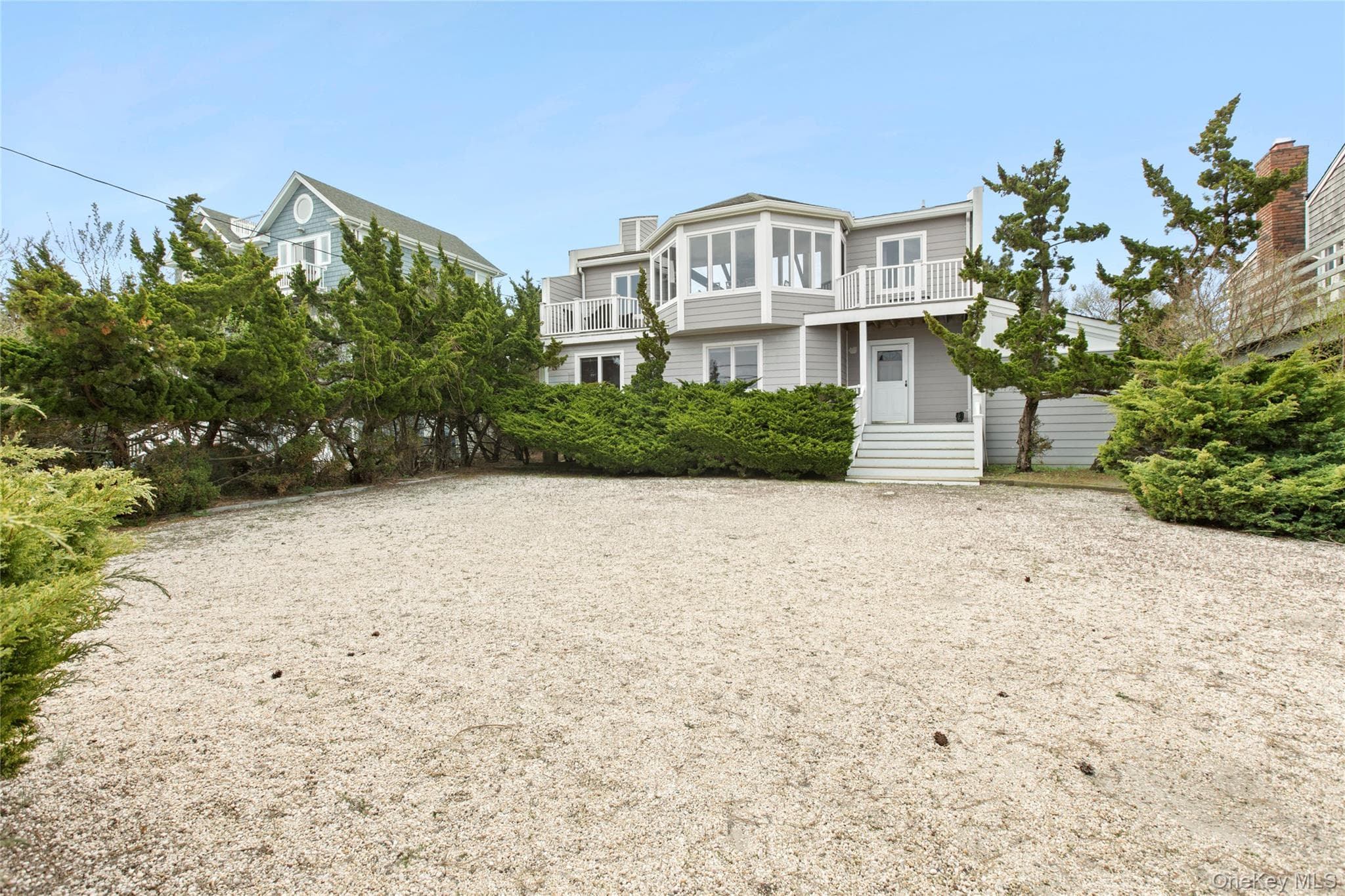 627 Dune Road thumbnail 2