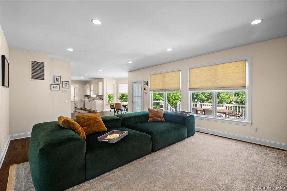 17 Riverton Drive thumbnail 12