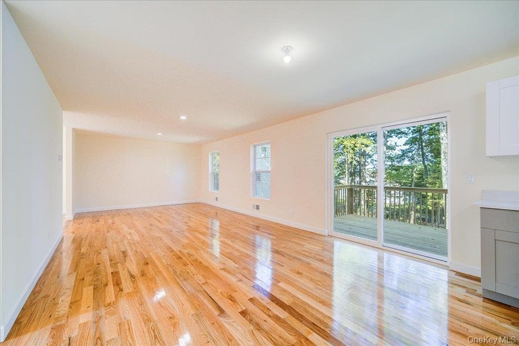 677 Marsh Road thumbnail 9