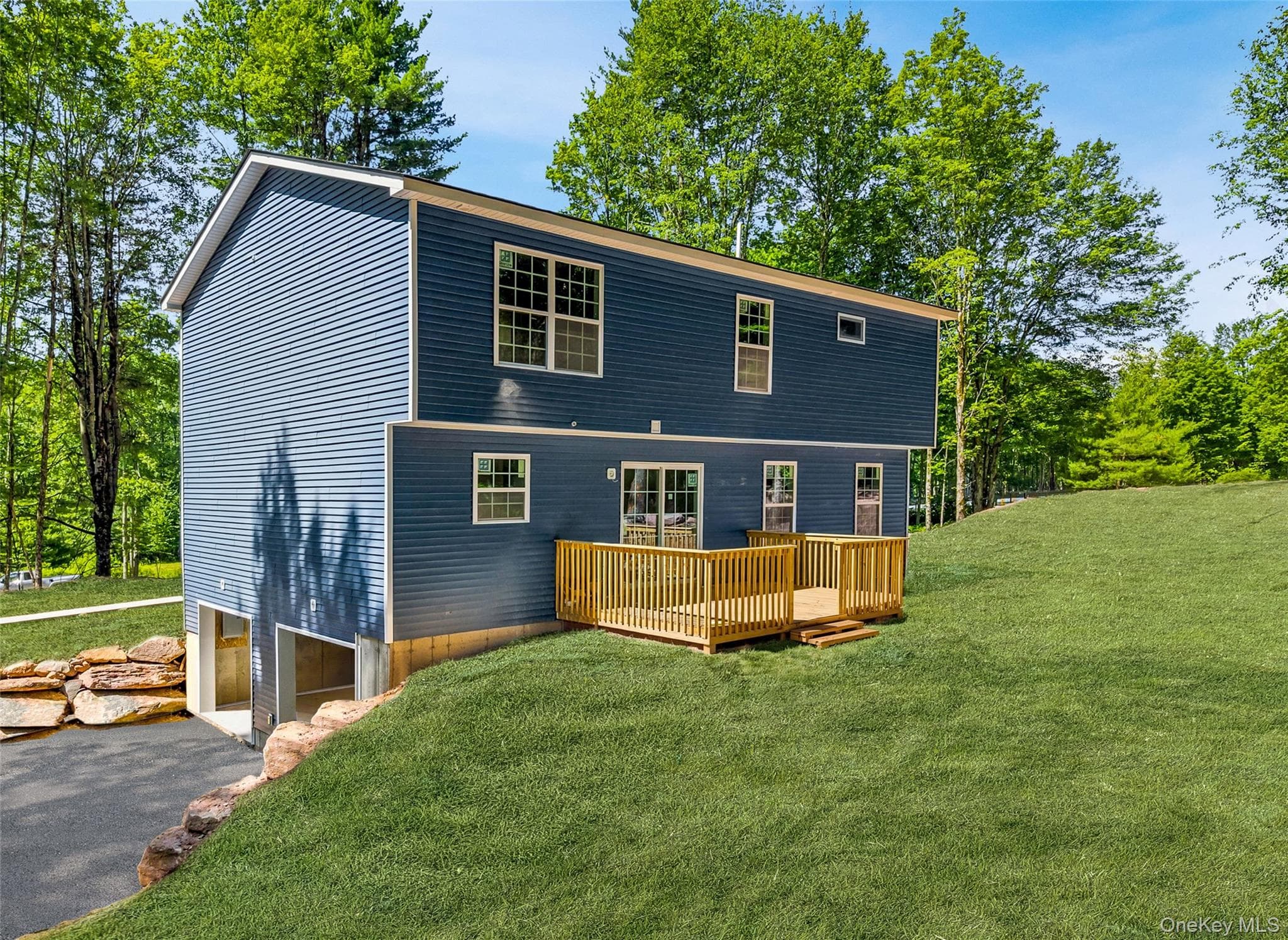 677 Marsh Road thumbnail 2