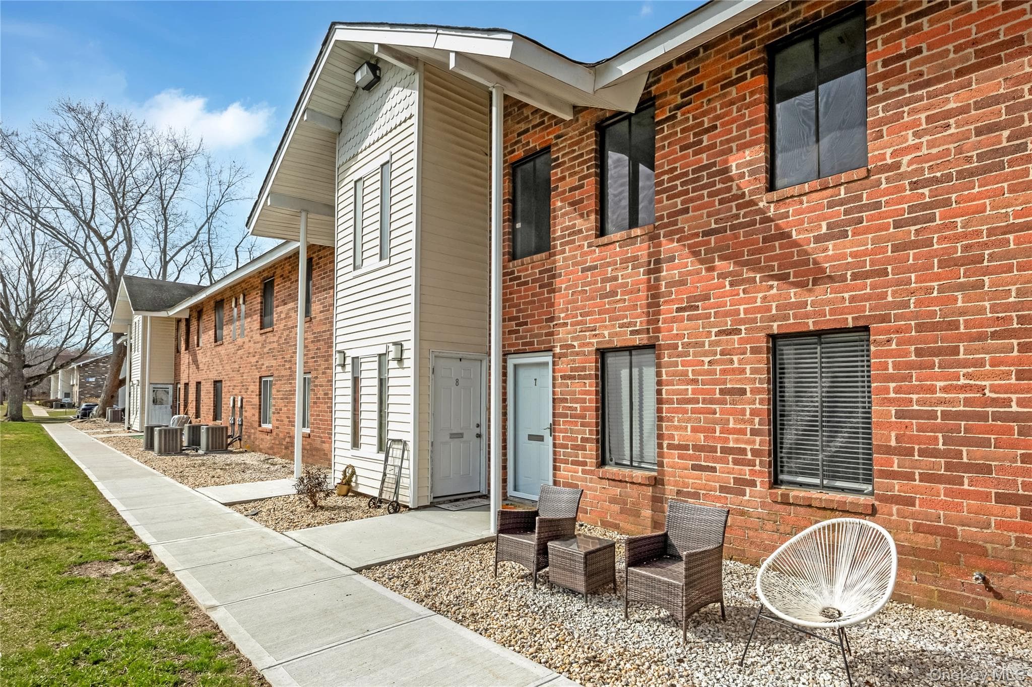 8 Cheyenne Court Unit: 8 thumbnail 2