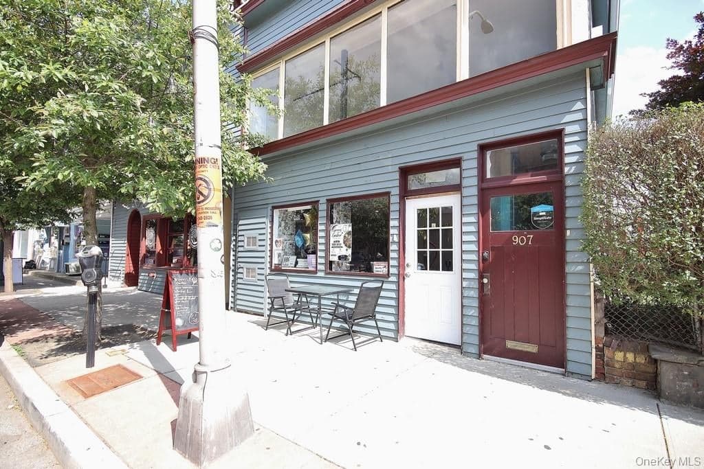 911 South Street thumbnail 2