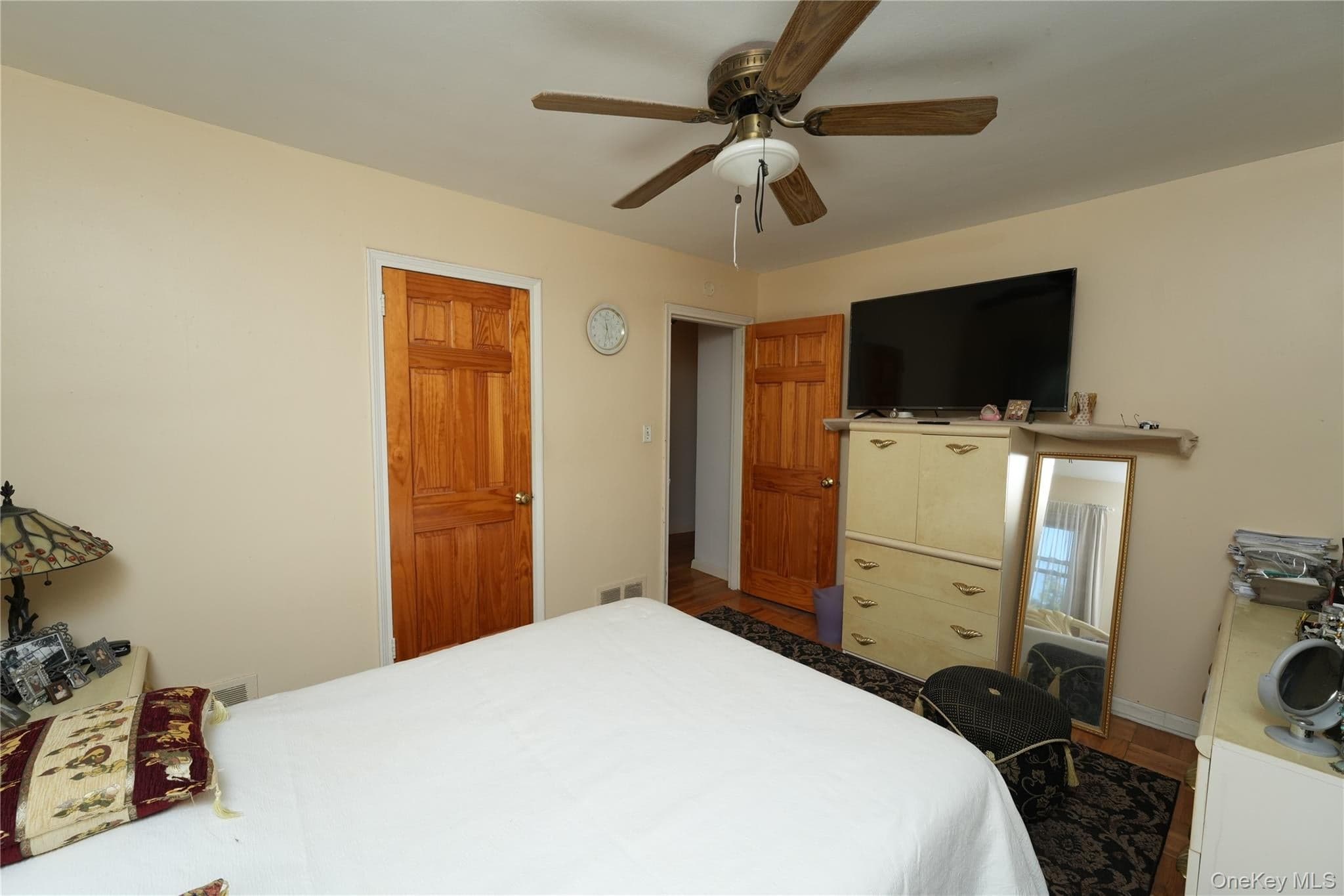 368 Merrifield Avenue thumbnail 5