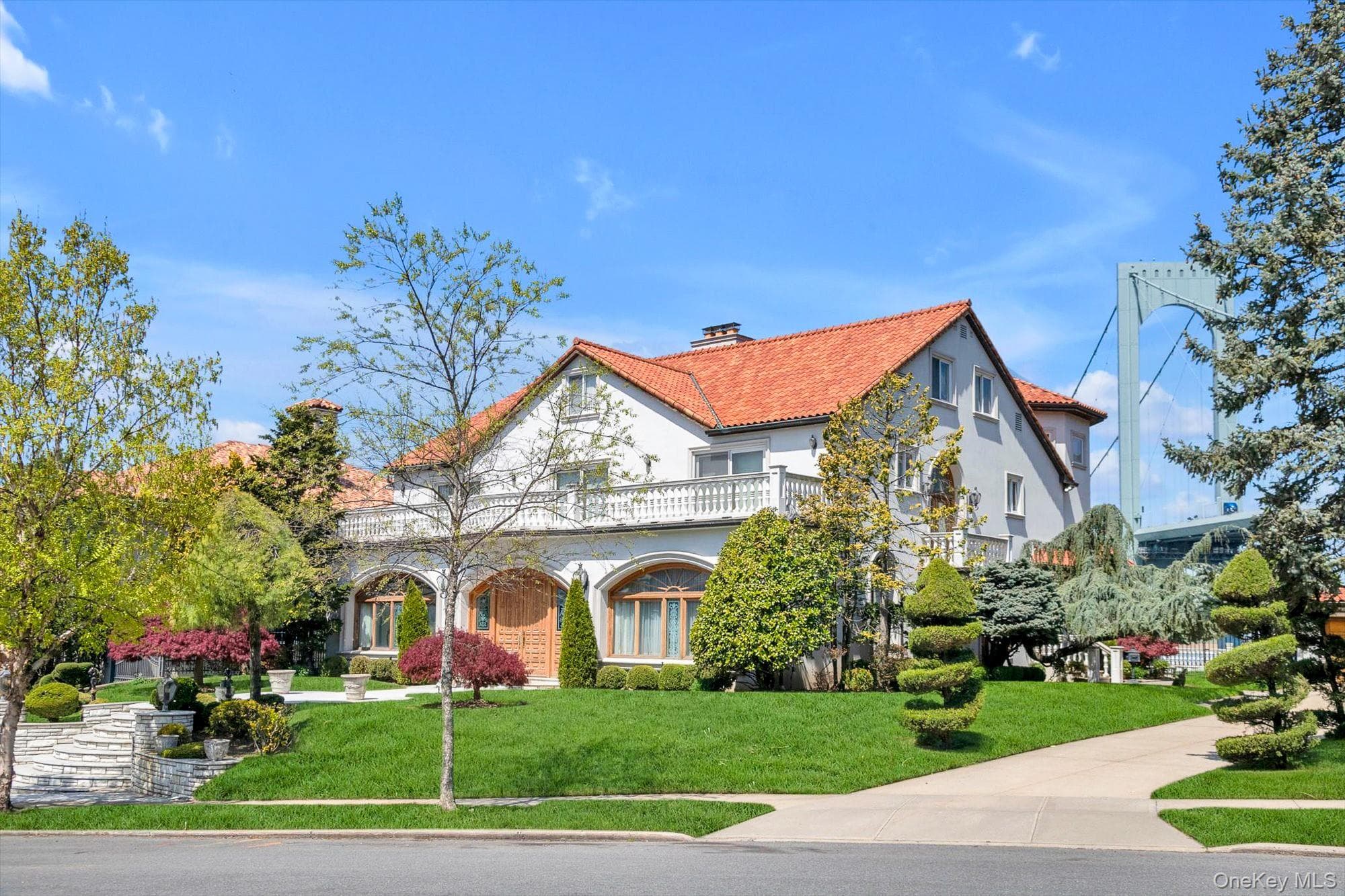 118 Malba Drive thumbnail 2