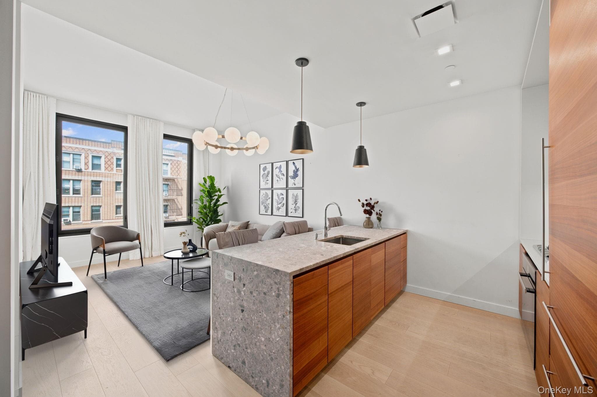21-21 31st Street Unit: 4J thumbnail 3