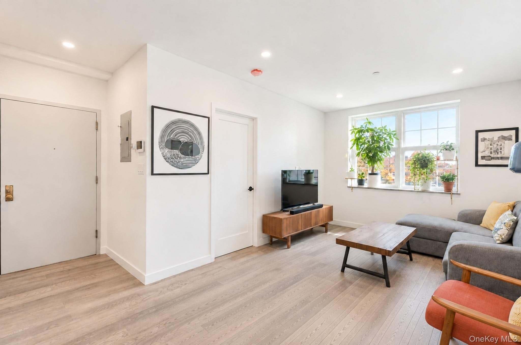 1652 Stillwell Avenue Unit: 2B thumbnail 2