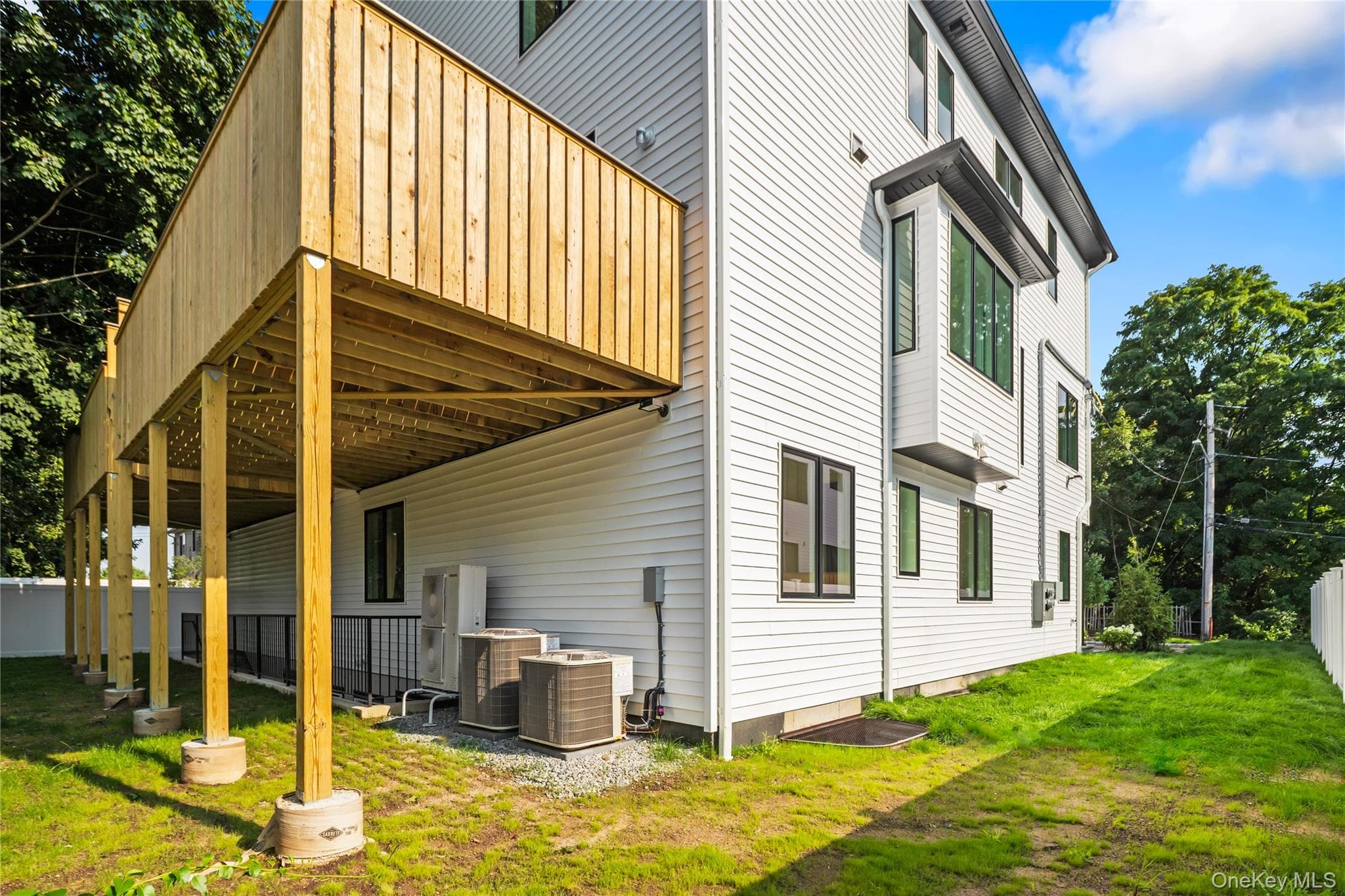 48 Noyes Avenue Unit: 201 thumbnail 44