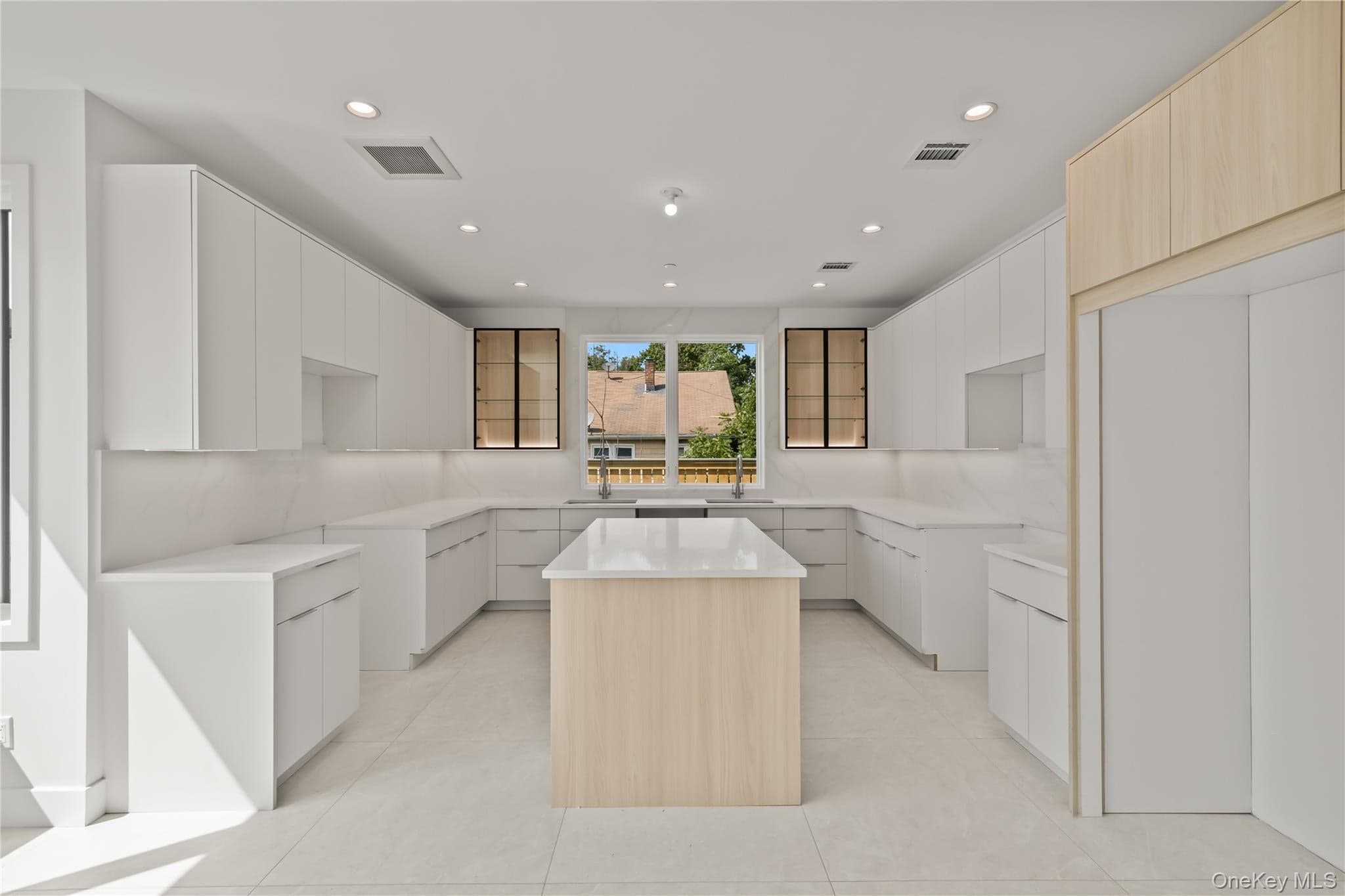 48 Noyes Avenue Unit: 201 thumbnail 16