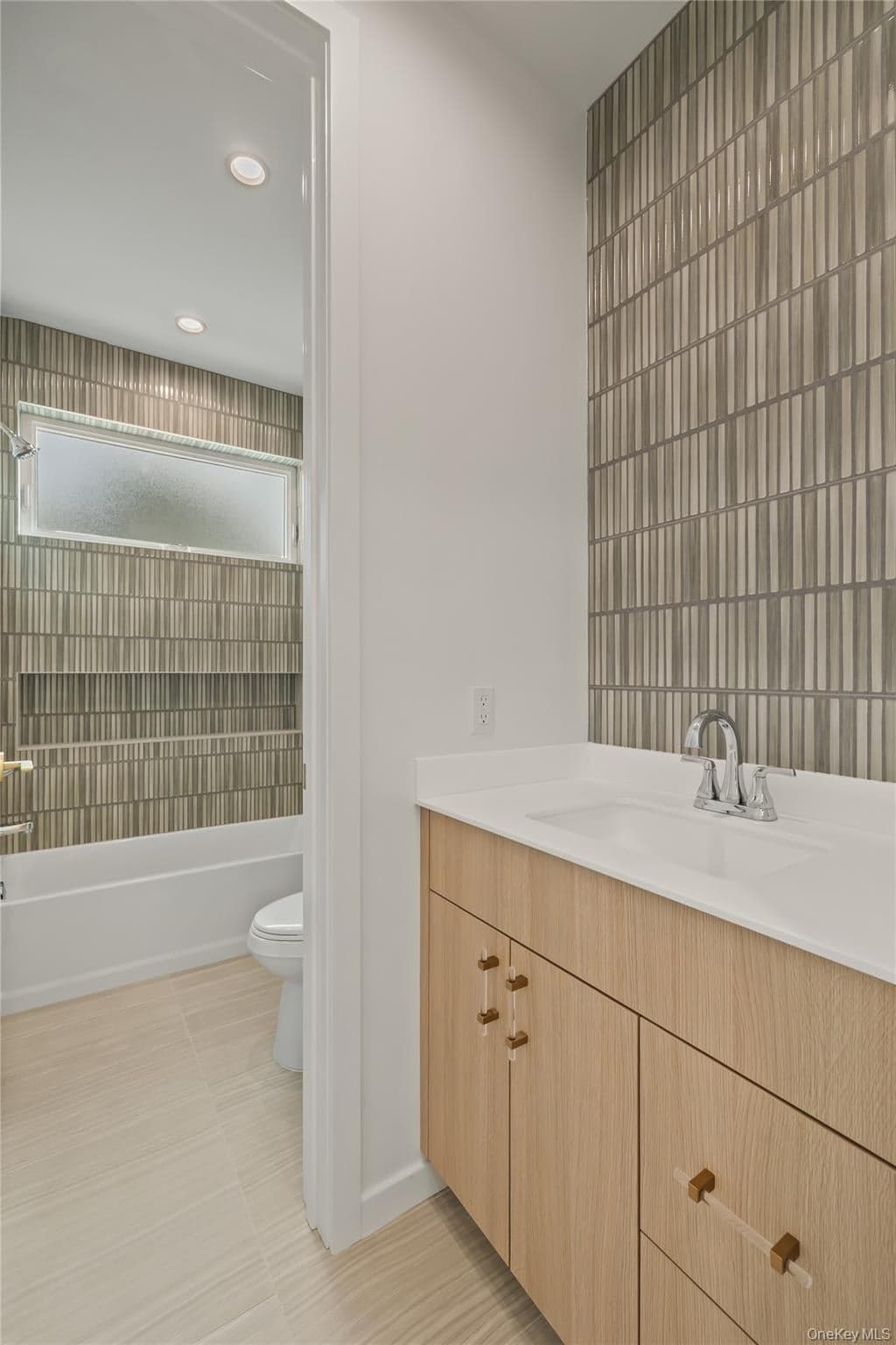 48 Noyes Avenue Unit: 201 thumbnail 33
