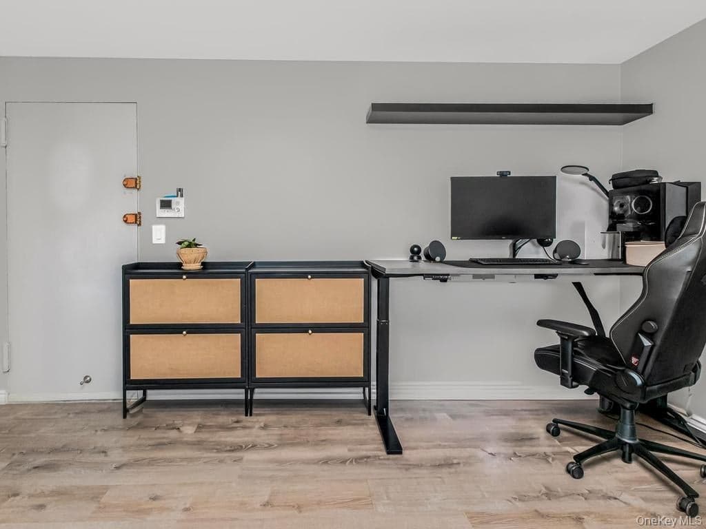 920 Metcalf Avenue Unit: 14J thumbnail 13