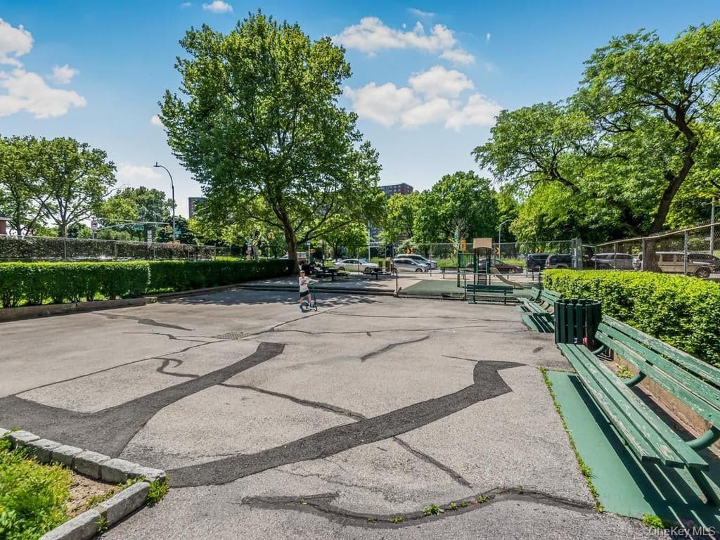 920 Metcalf Avenue Unit: 14J thumbnail 18