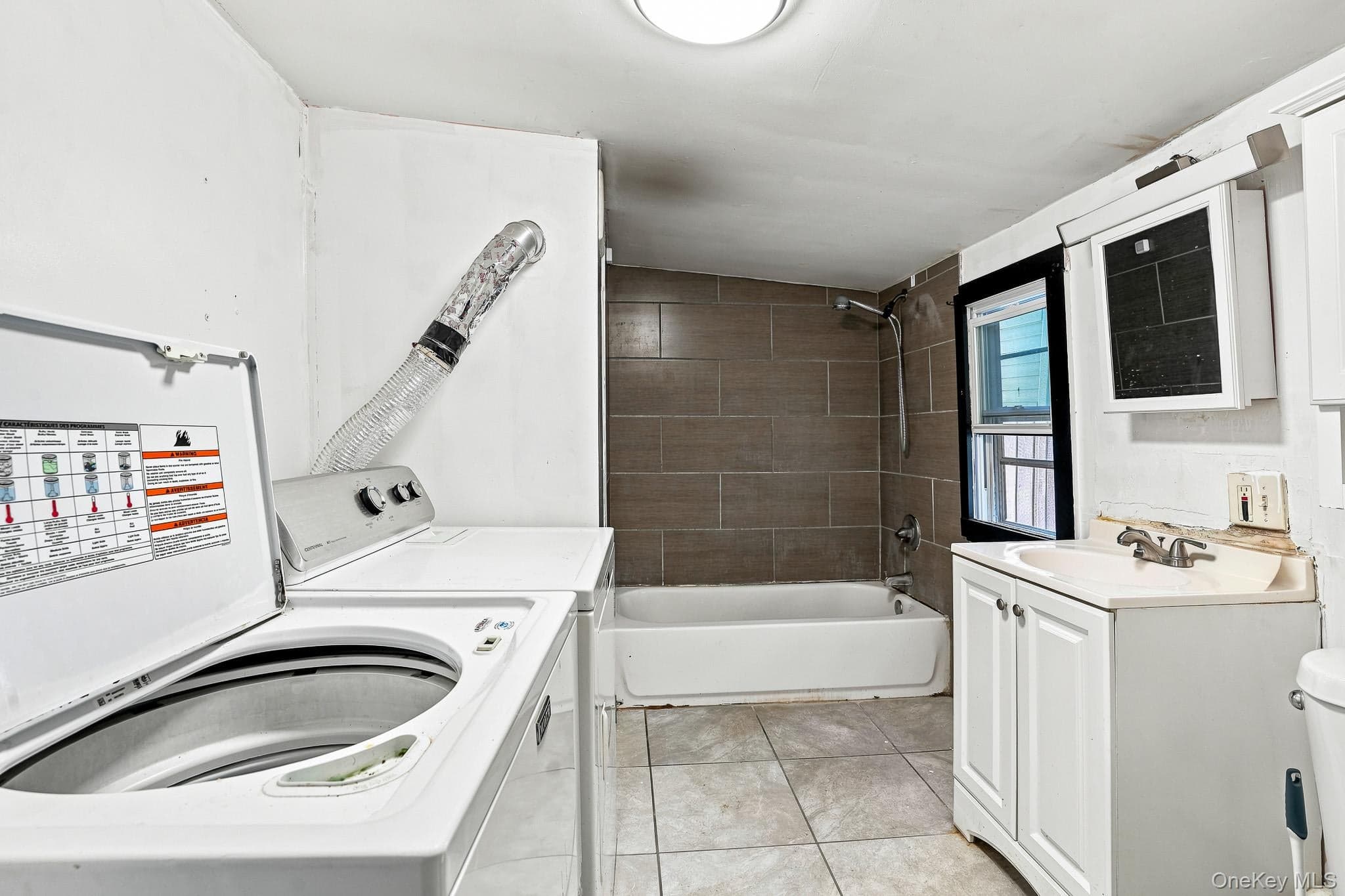 55 E Main Street thumbnail 16