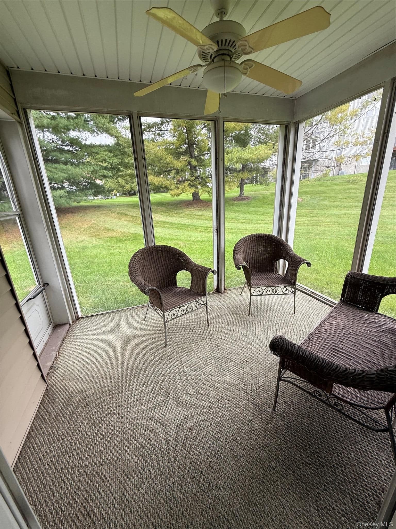 11 Rambling Brook LN thumbnail 4