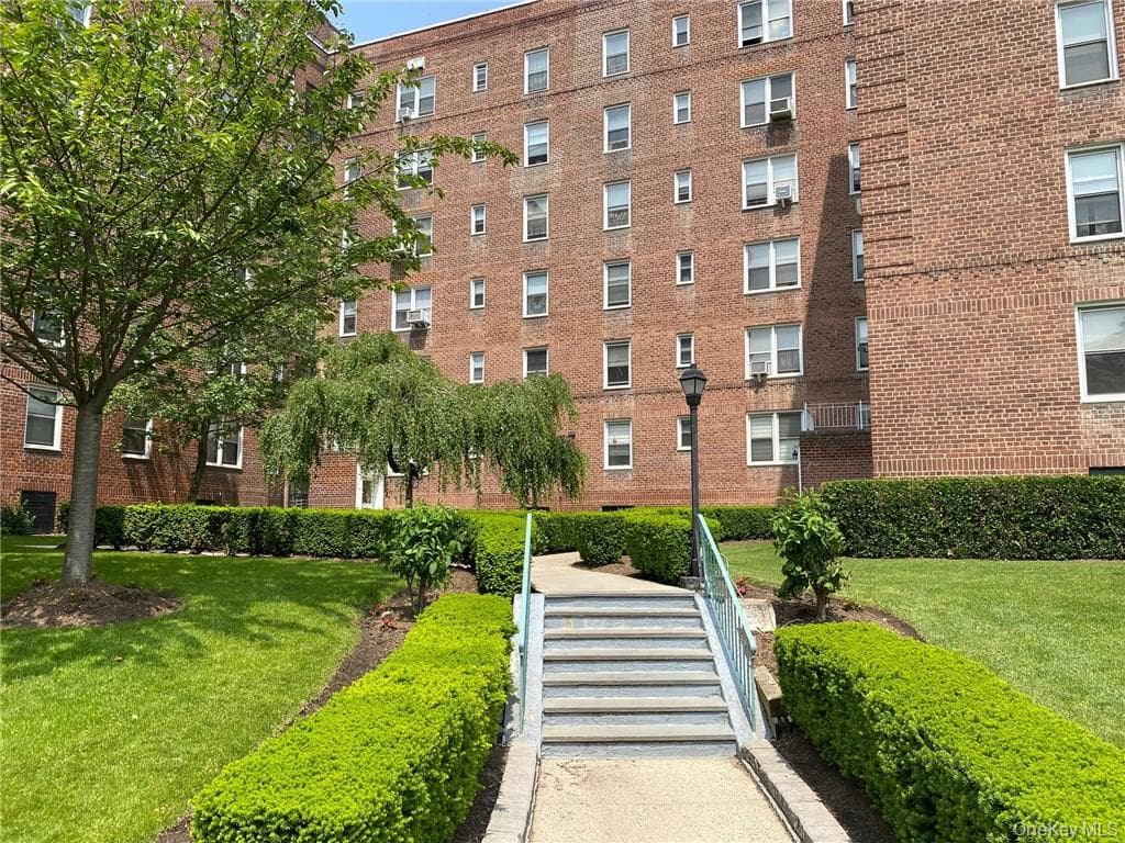 5645 Netherland Avenue Unit: 6D thumbnail 9