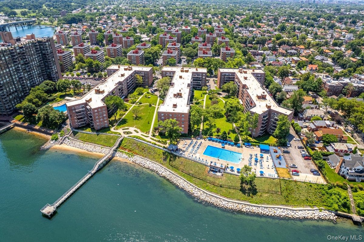 162-01 Powells Cove Boulevard Unit: 2D thumbnail 7