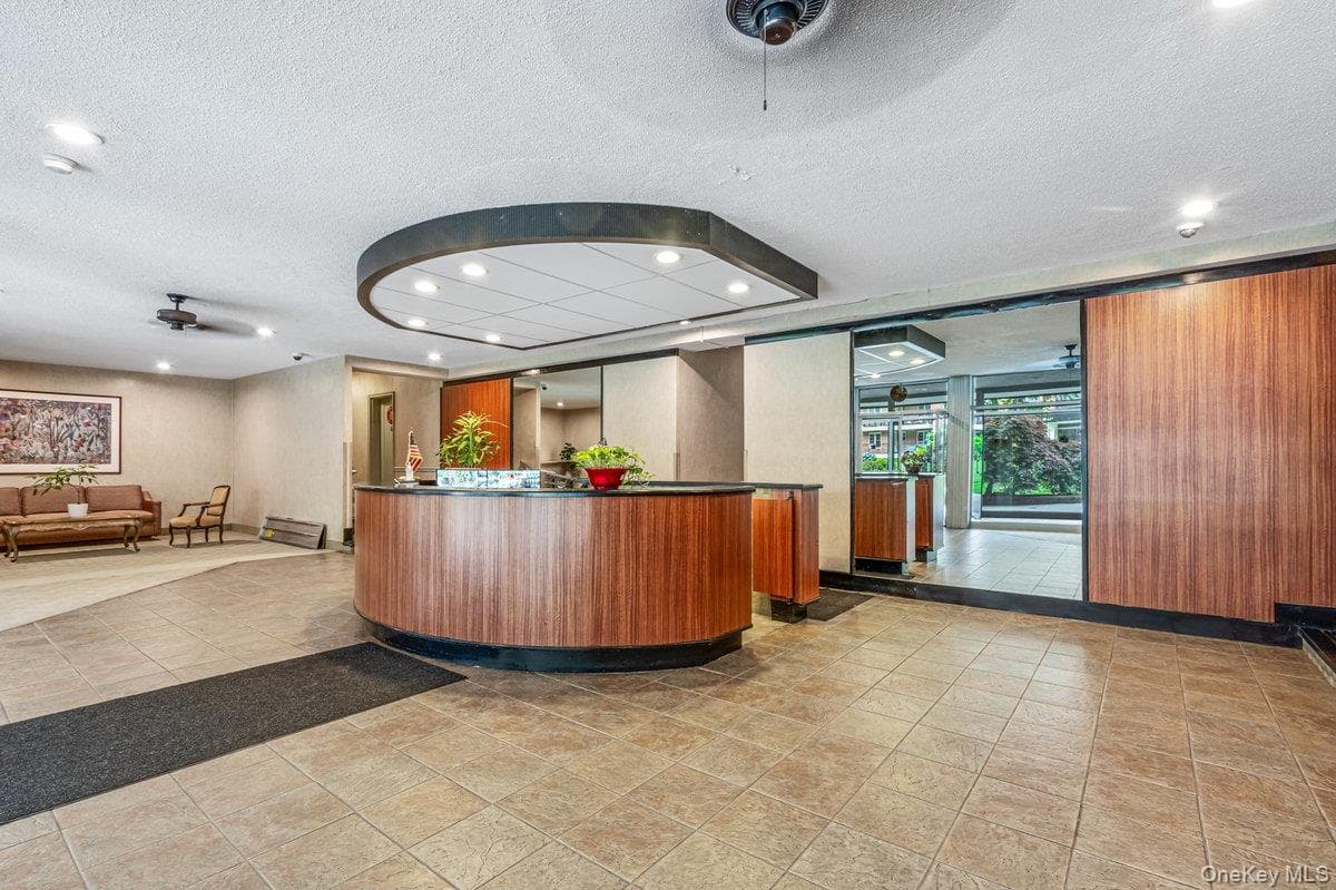 162-01 Powells Cove Boulevard Unit: 2D thumbnail 9