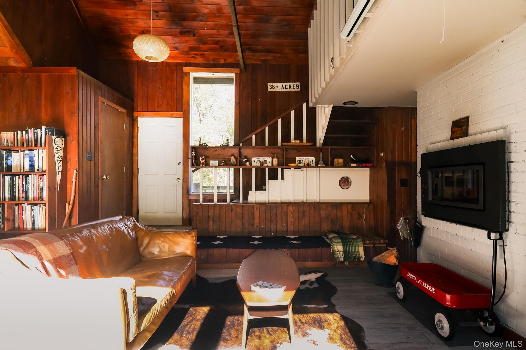 1919 Chiloway Road thumbnail 20
