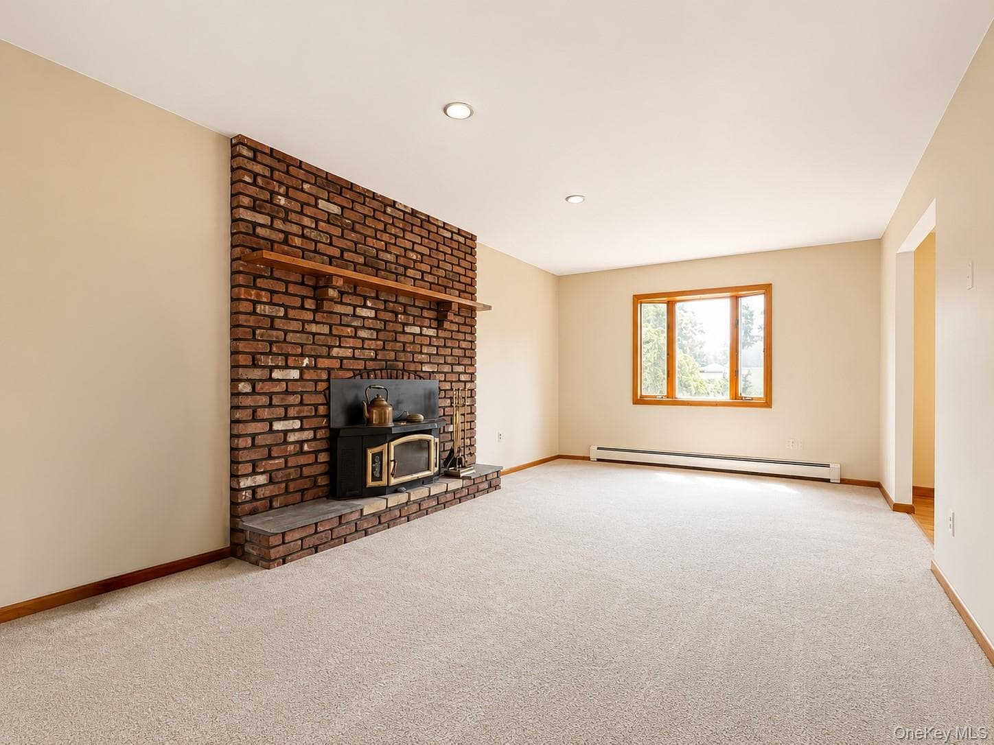 6 Roberts Lane thumbnail 5