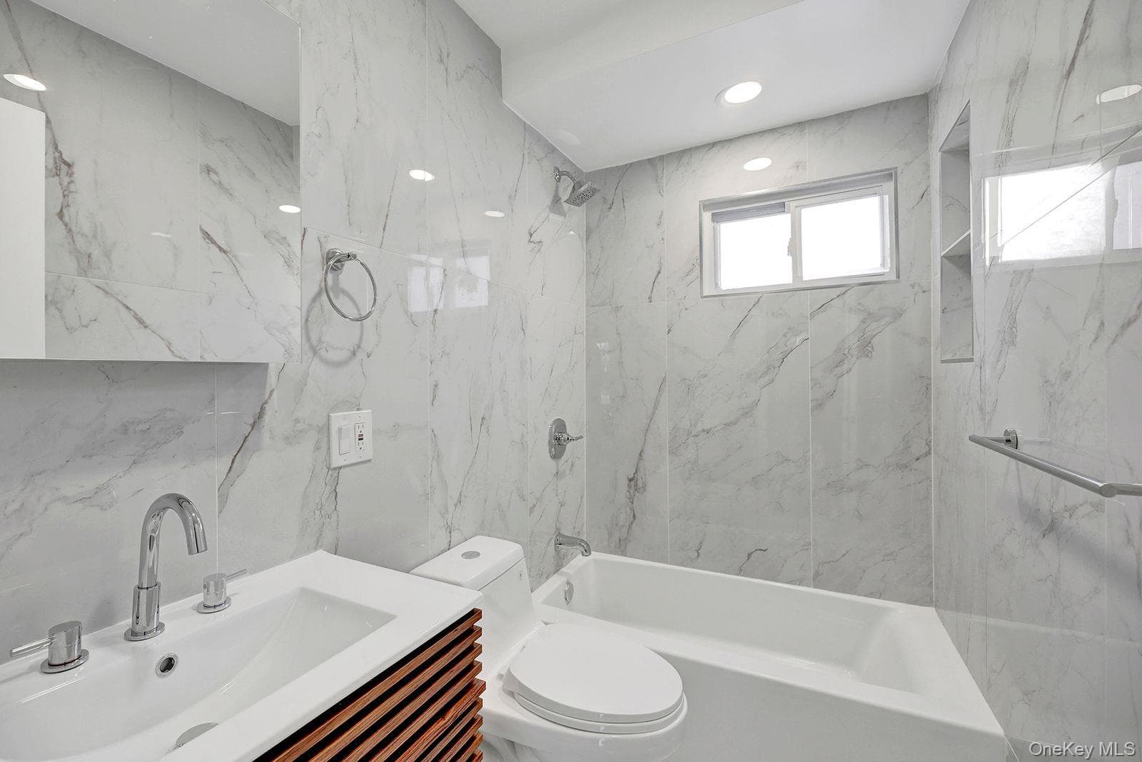 870 Southern Parkway thumbnail 13