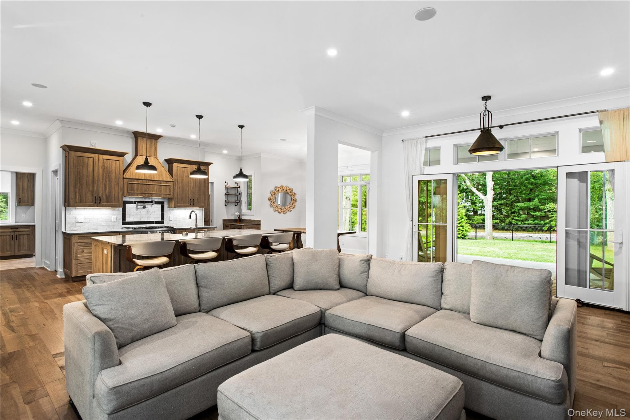 9 Deerland Drive thumbnail 4