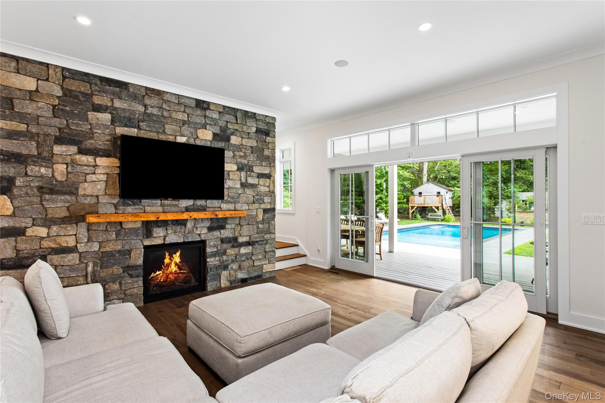 9 Deerland Drive thumbnail 3