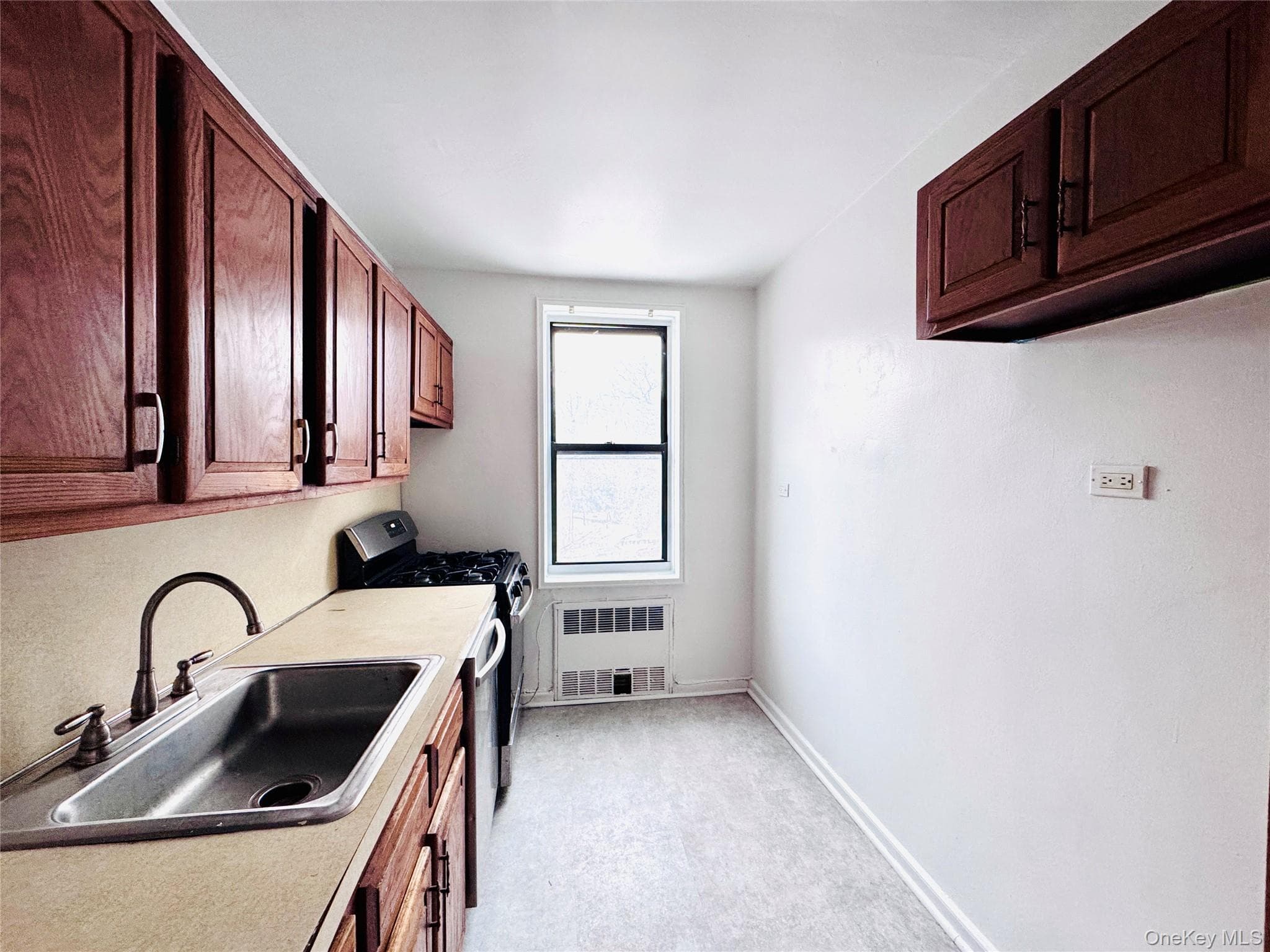 141-05 Pershing Crescent Unit: 202 thumbnail 10