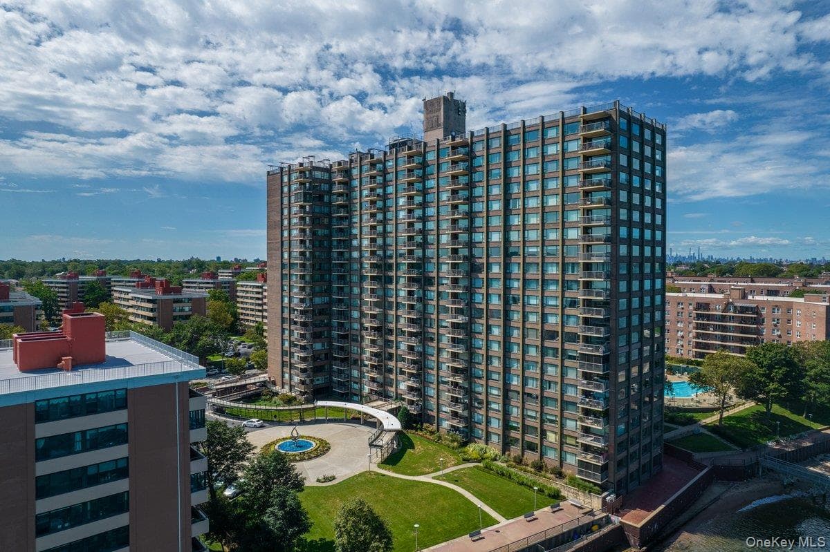 166-25 Powells Cove Boulevard Unit: 6M thumbnail 24